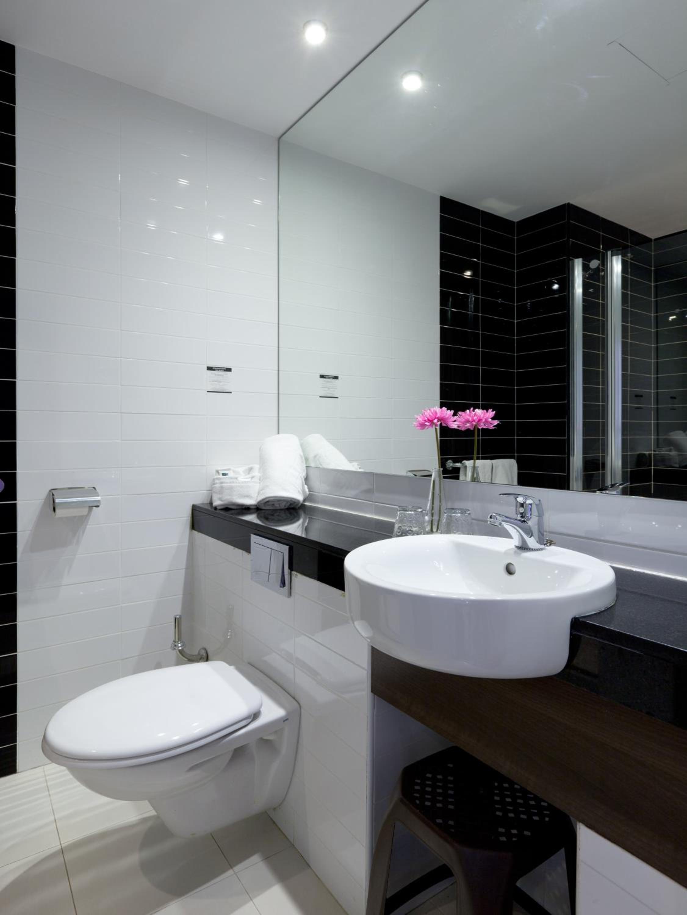 Standard Triple Room (2 Adults + 1 Child) photo 3