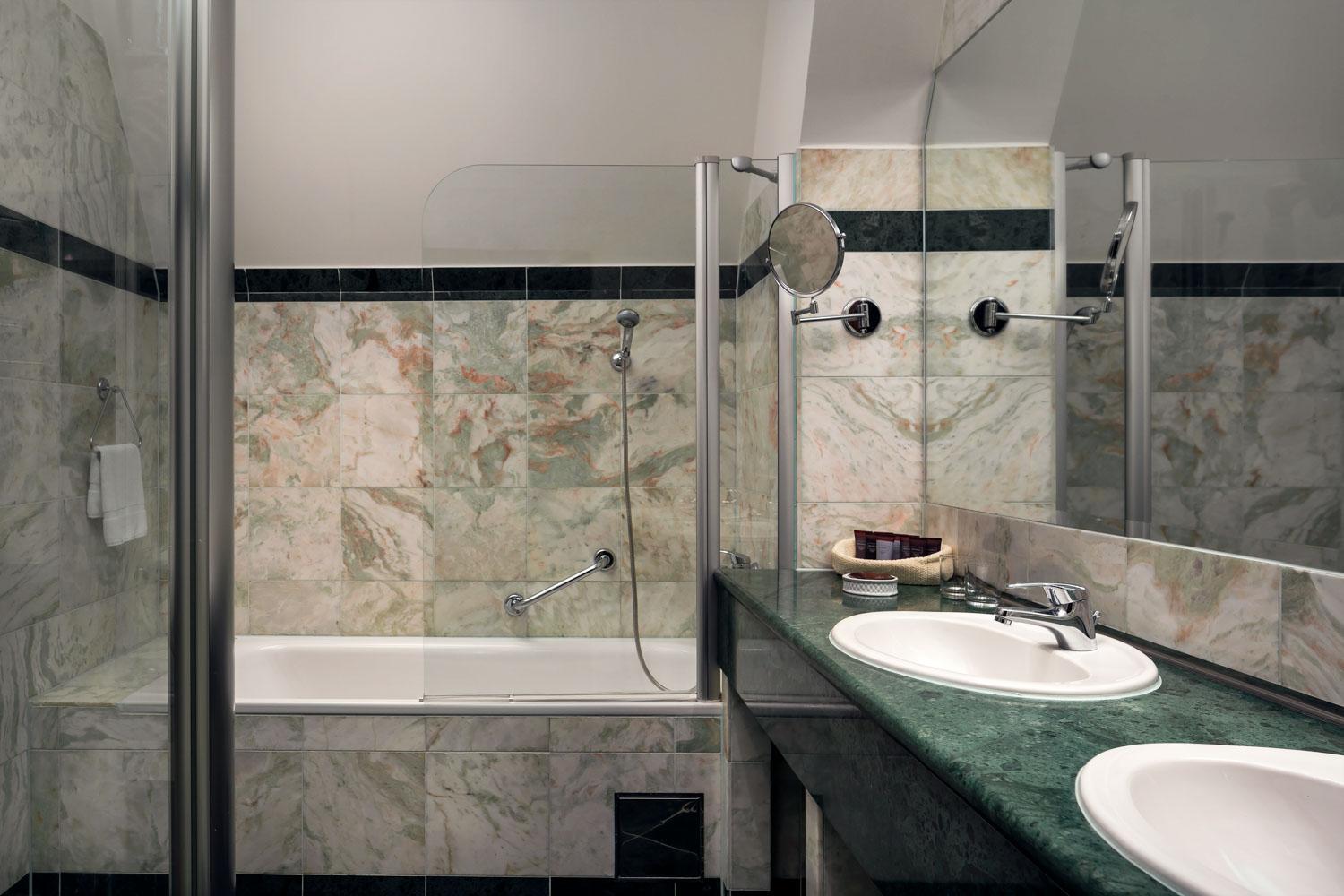 Presidential Suite thumbnail 6