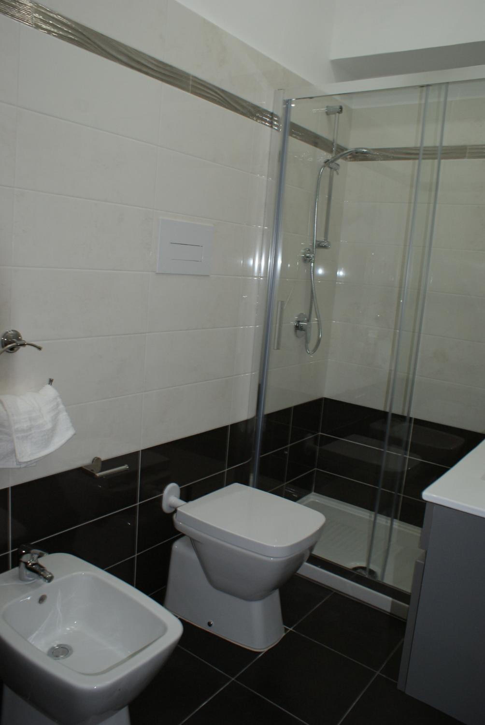 Luxury Quadruple Room - Photo 8