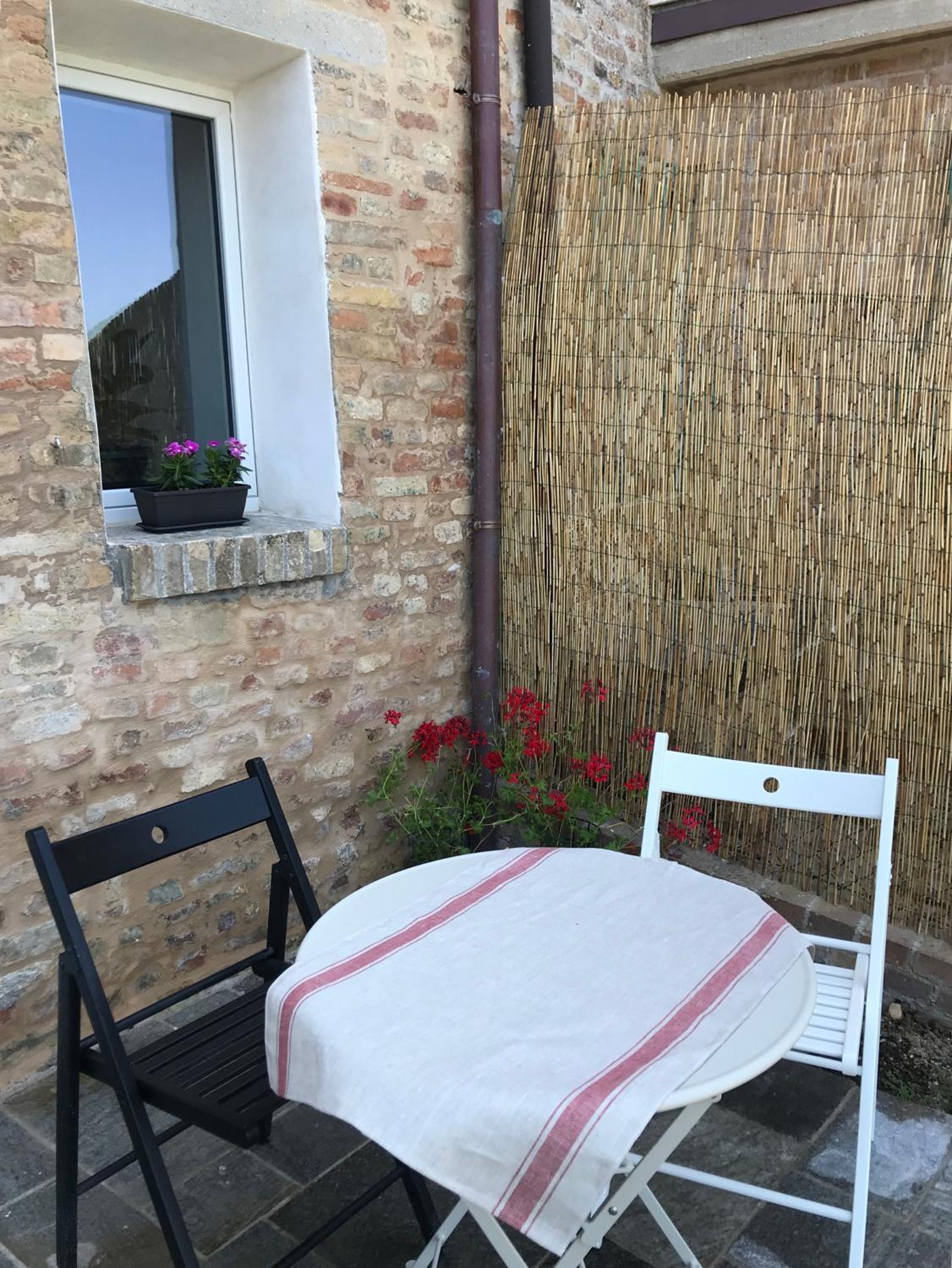 Double Room - Photo 9