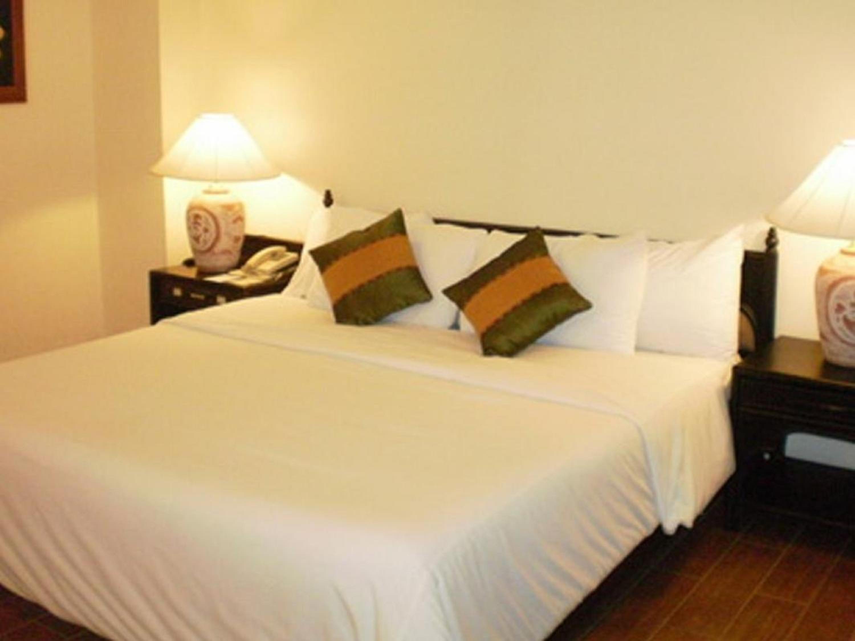 Executive Suite - Photo 3