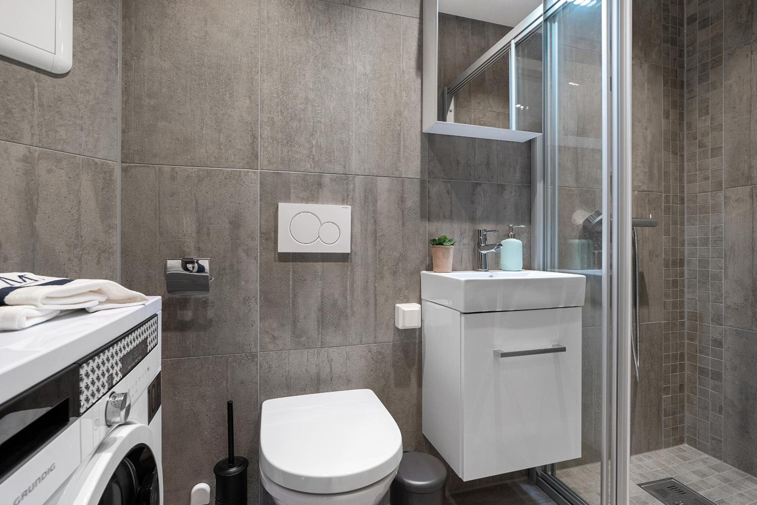 Studio Apartment - Ground Floor