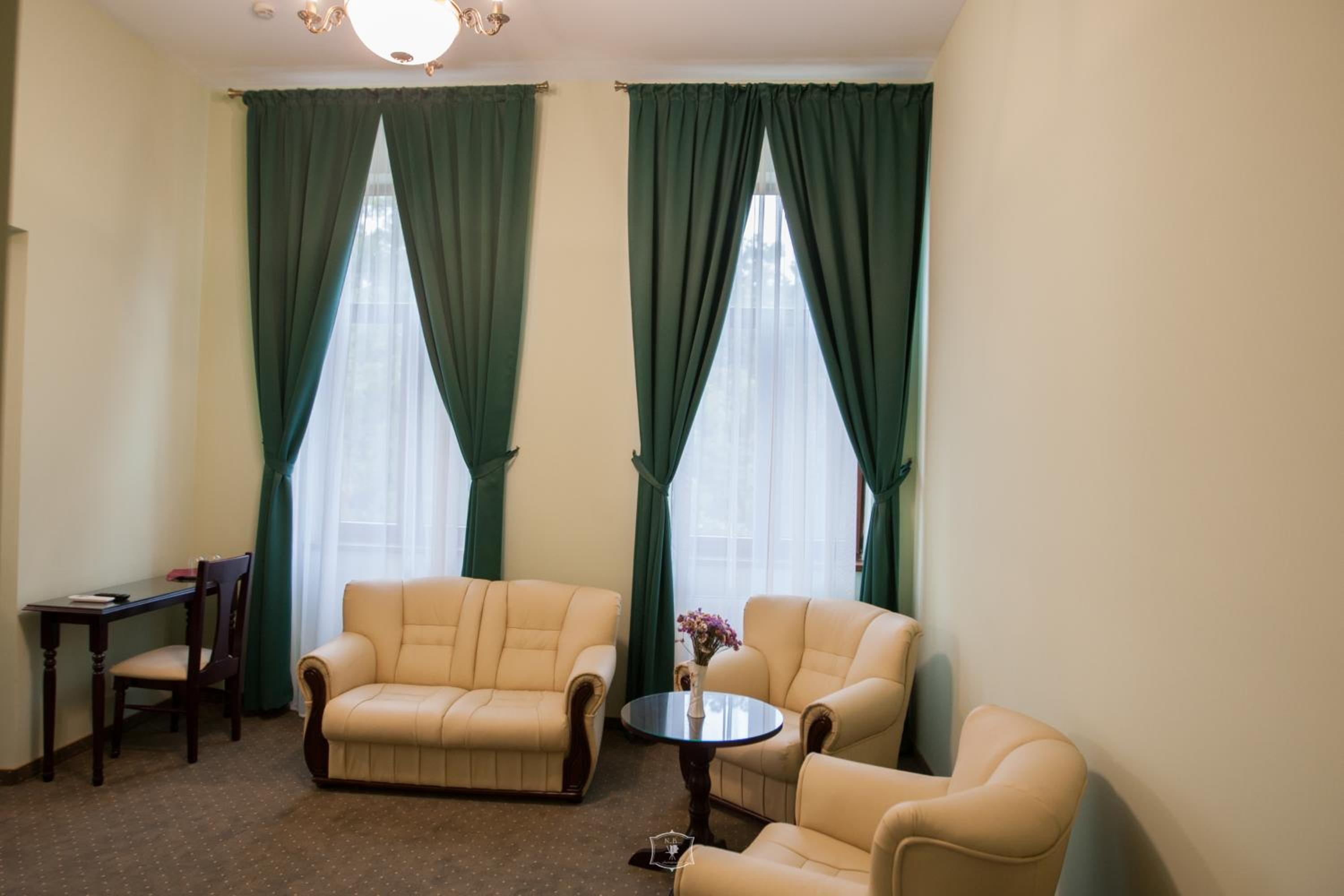 Apartment with Balcony - Photo 19