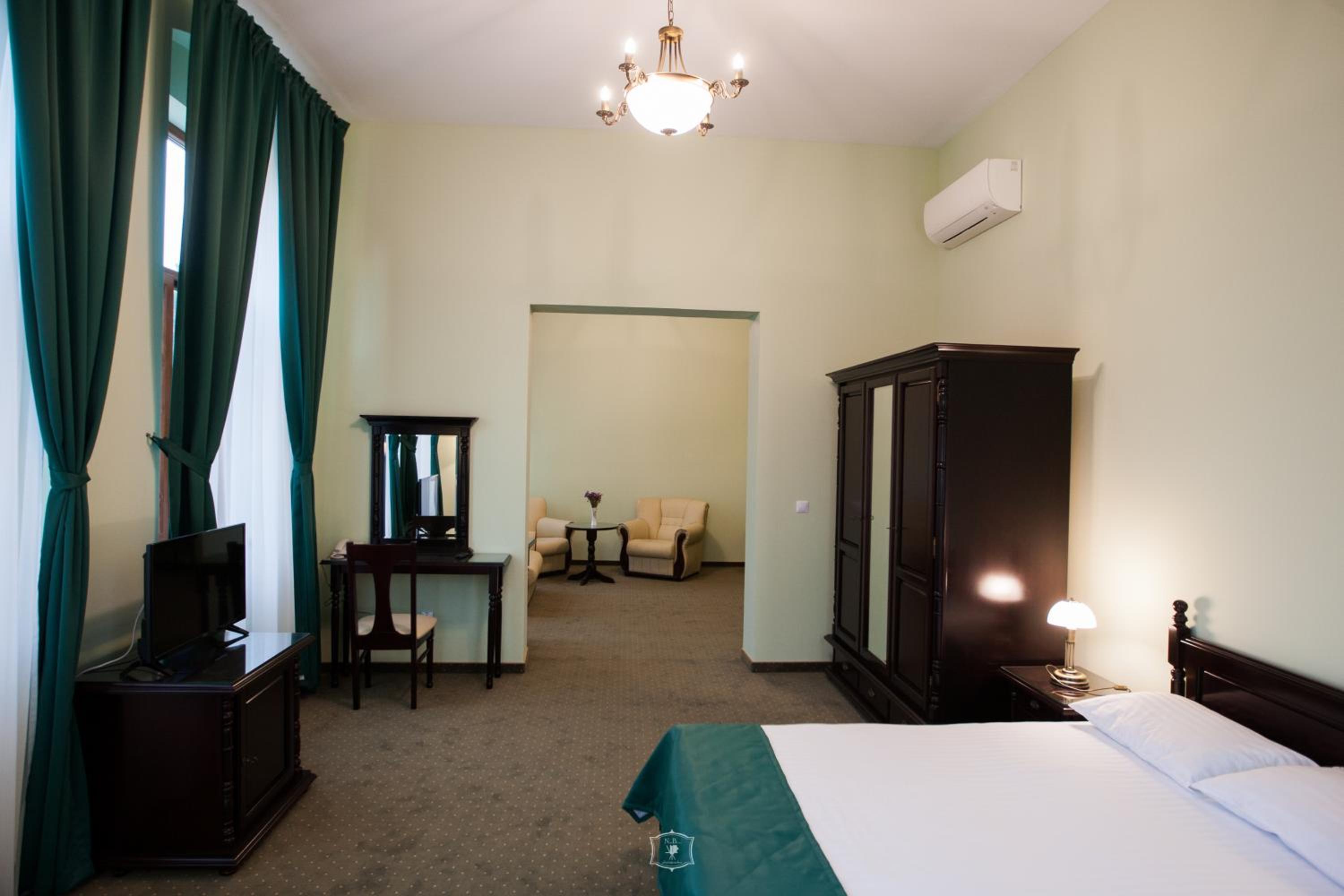 Apartment with Balcony - Photo 10