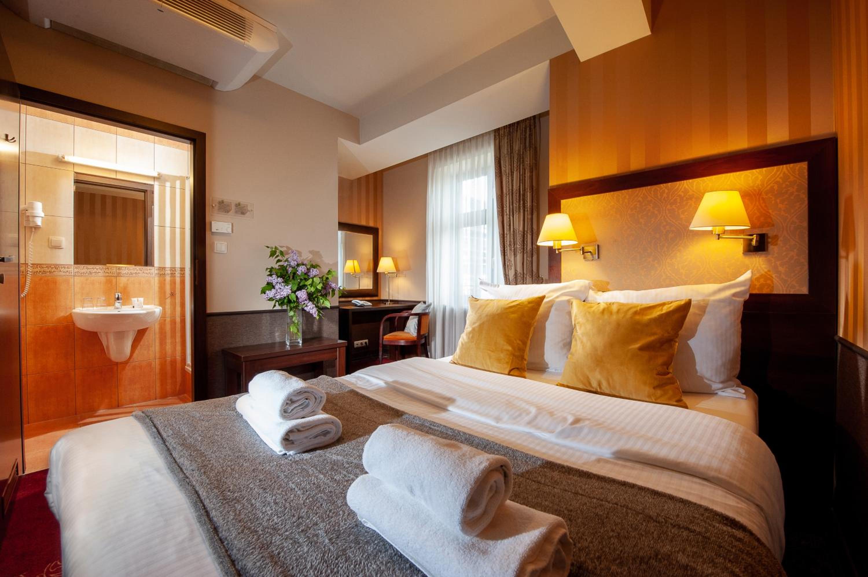 Double or Twin Room - Photo 1