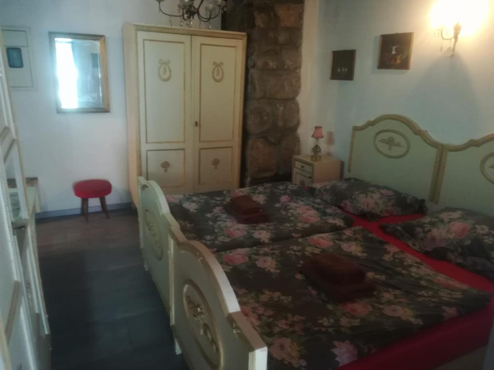 One-Bedroom Apartment with Terrace - Photo 3