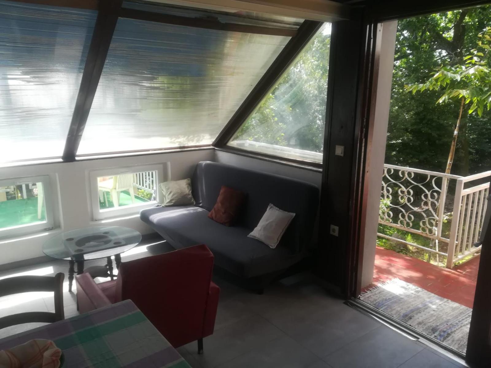 One-Bedroom Apartment with Terrace - Photo 4