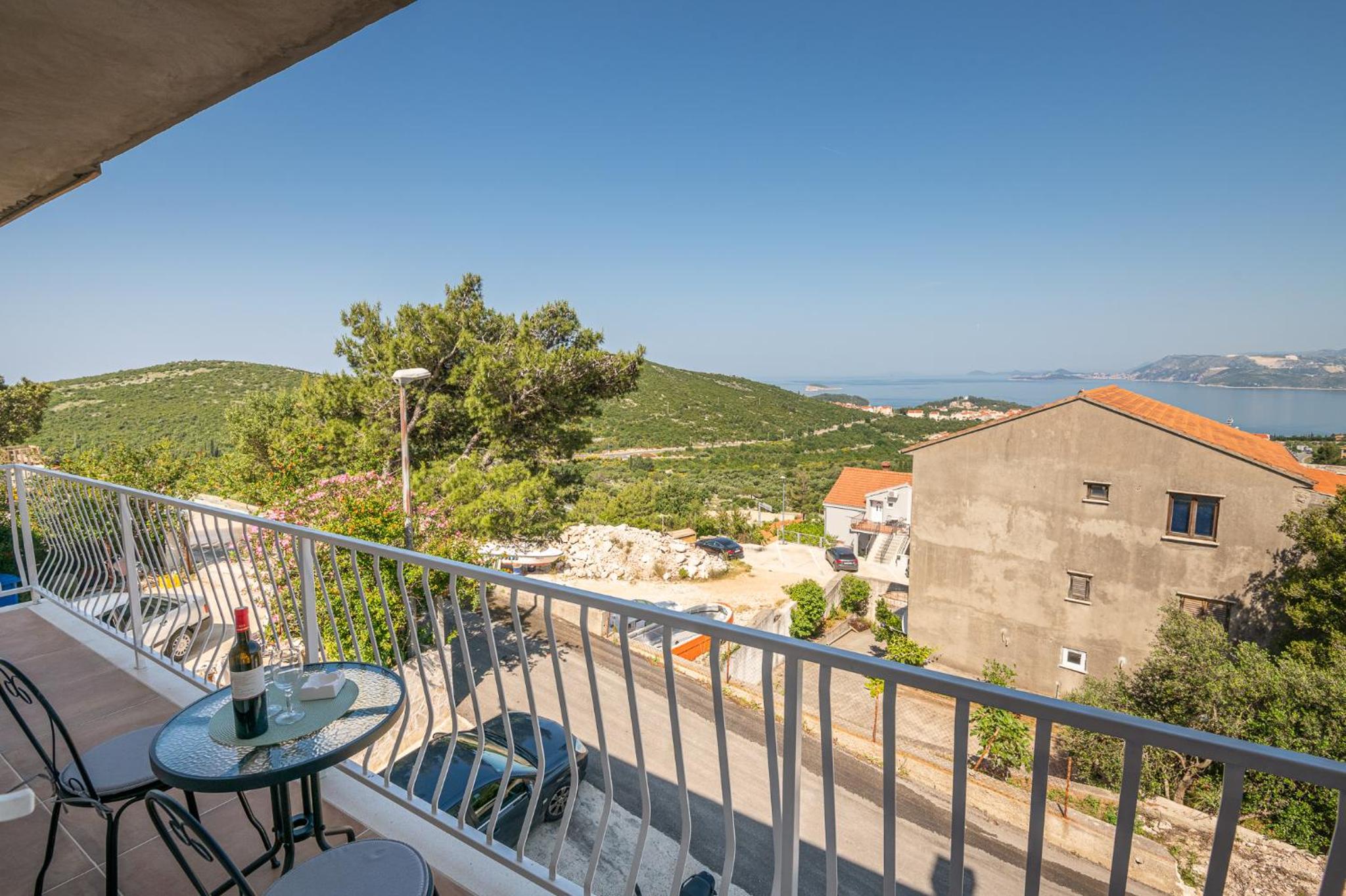 Apartment with Sea View - Photo 12