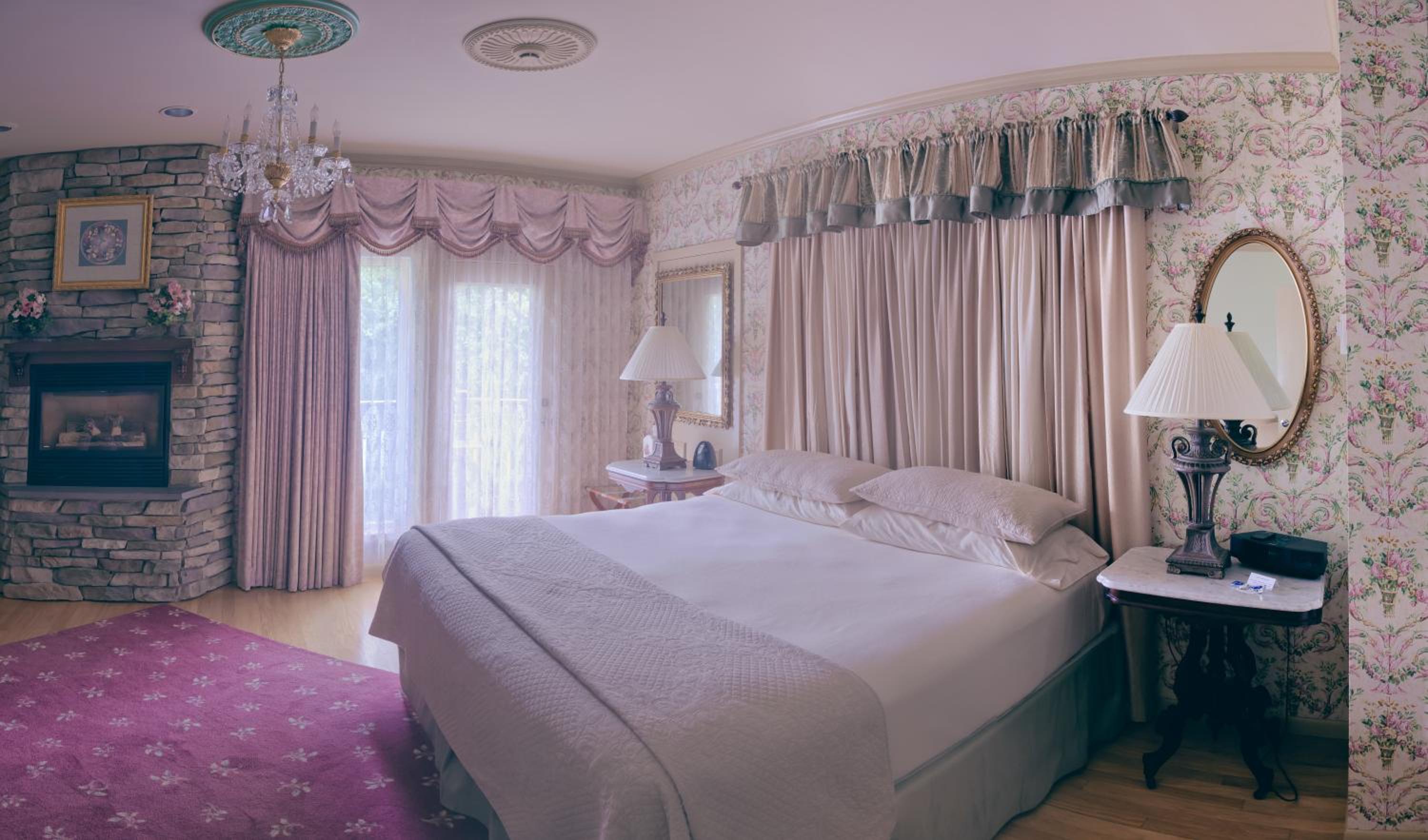 King Suite With Balcony photo 3