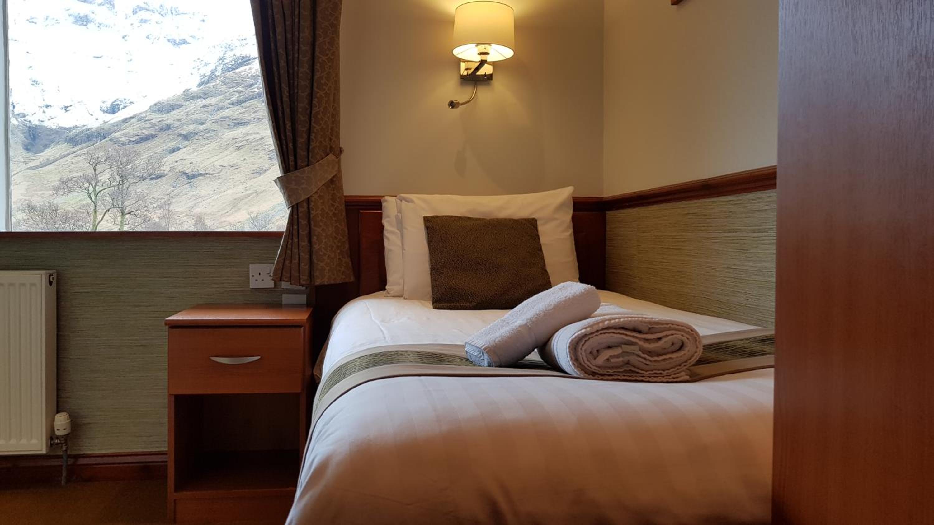 Single Room with Mountain View
