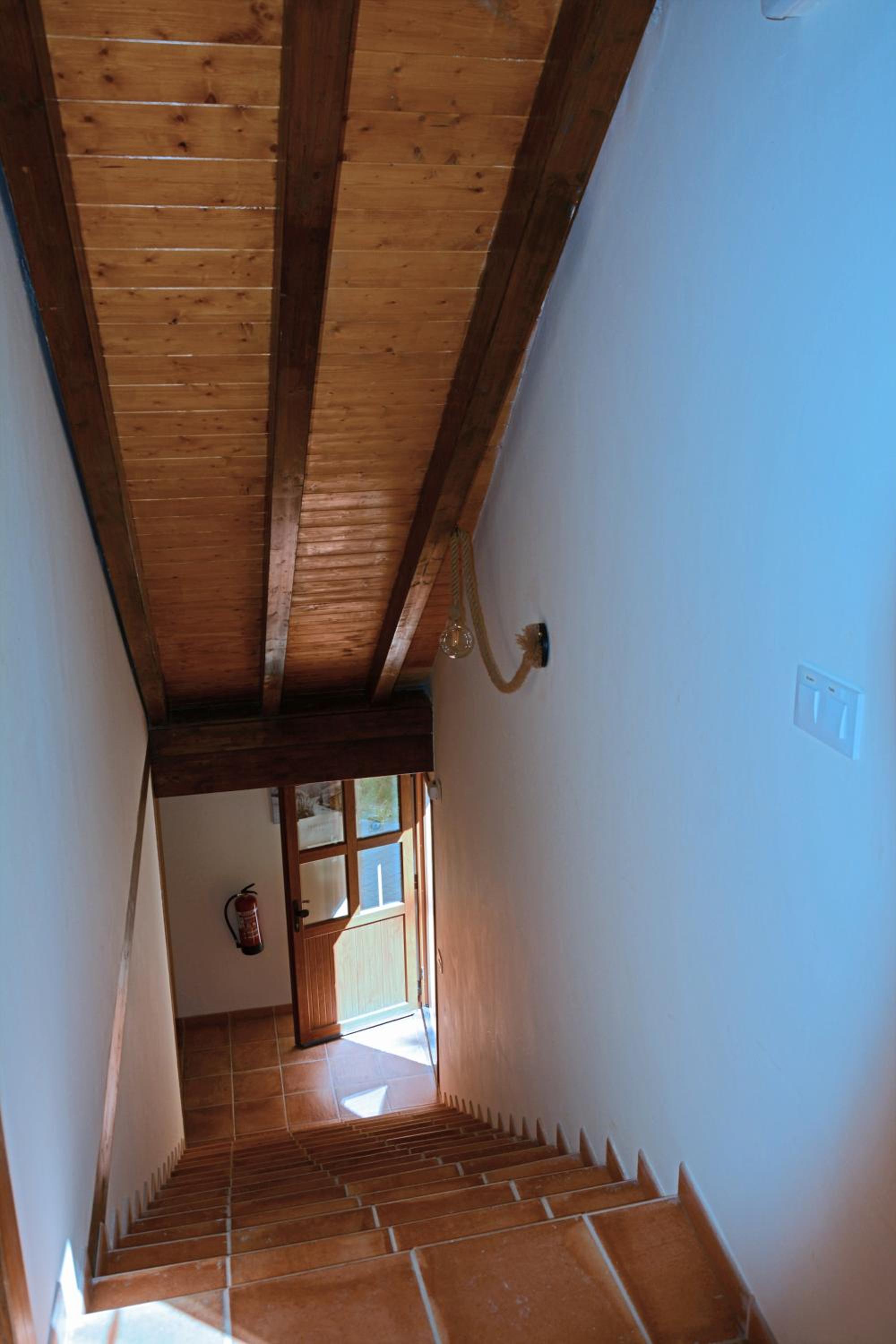Quadruple Room with Private Bathroom - Photo 4