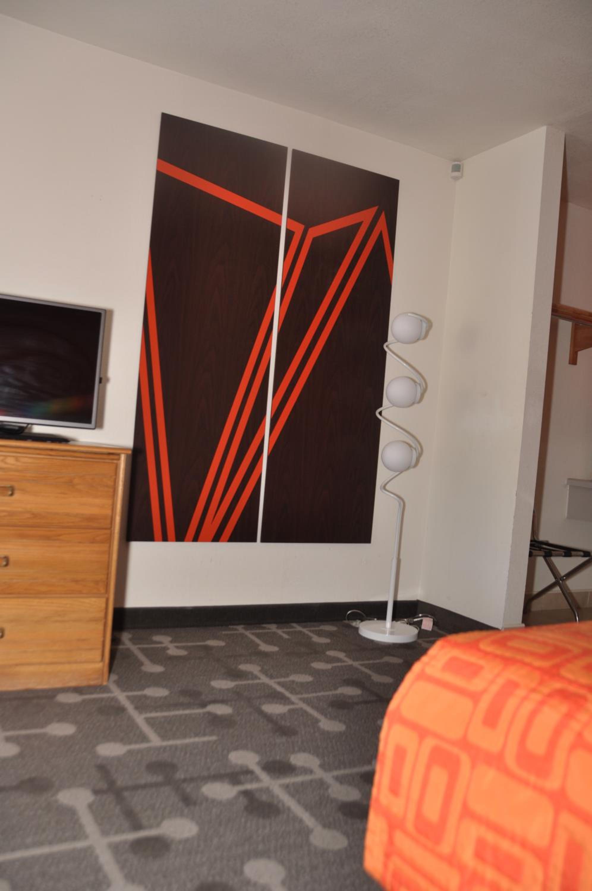 Deluxe Queen Studio with Two Queen Beds - Non-Smoking - Photo 9