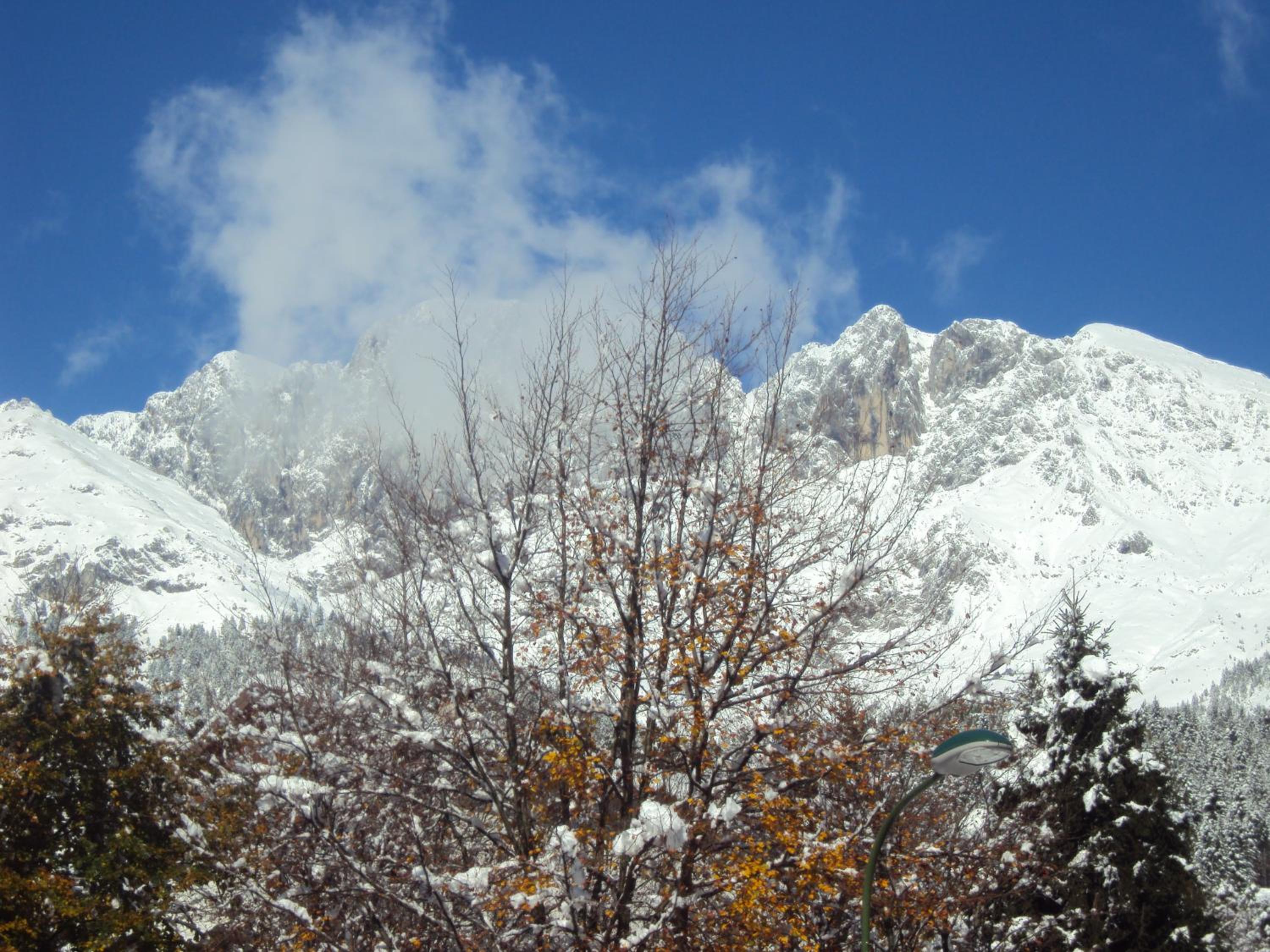 Triple Room with Balcony and Mountain View - Photo 3