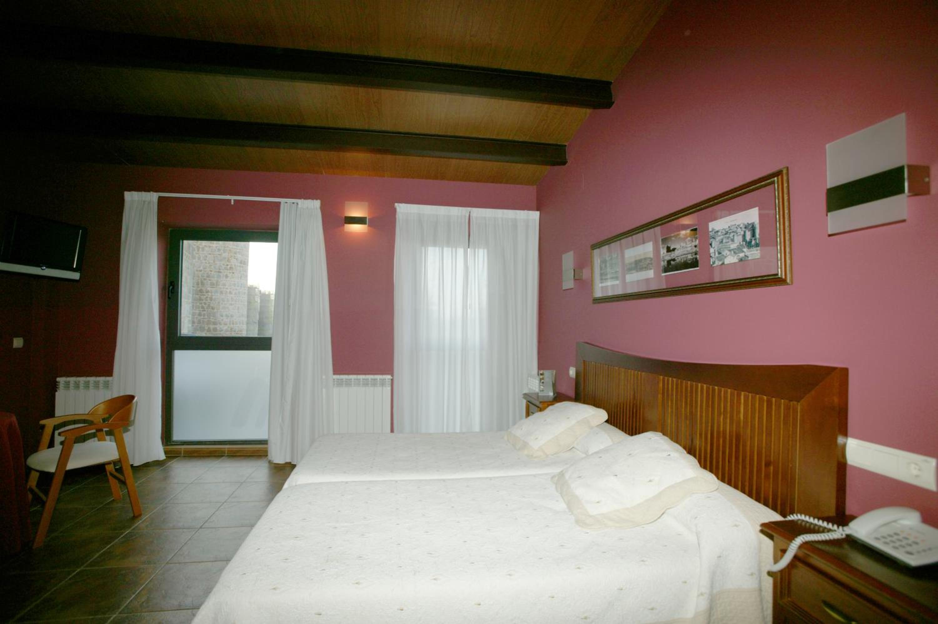 Double or Twin Room - Photo 1
