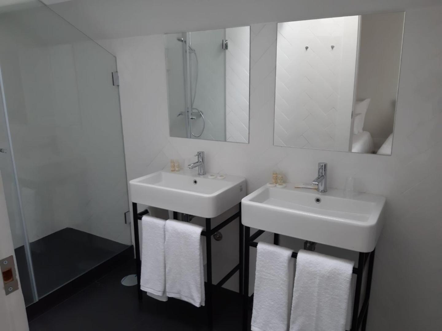 Double Room - Photo 2
