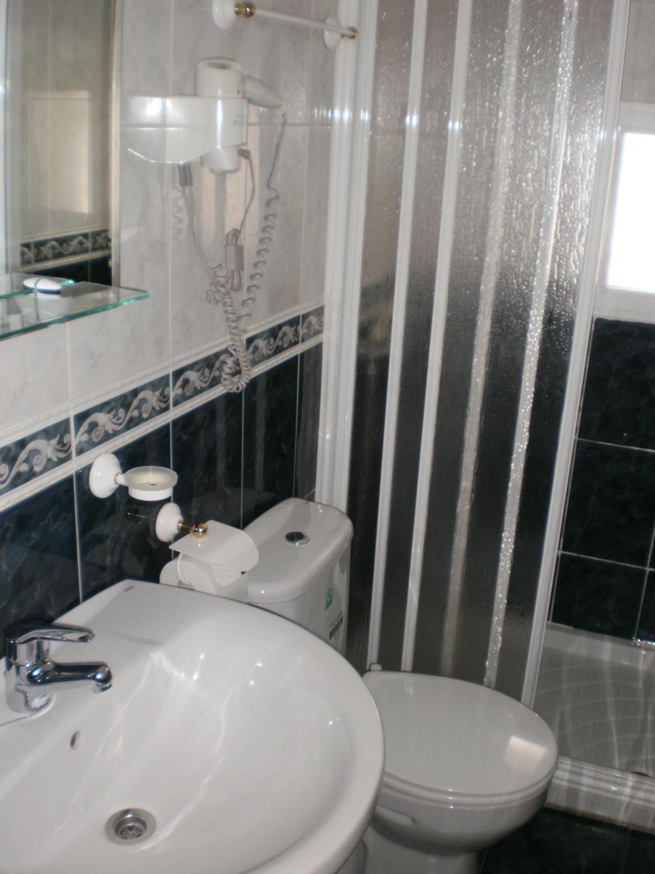 Triple Room - Photo 7