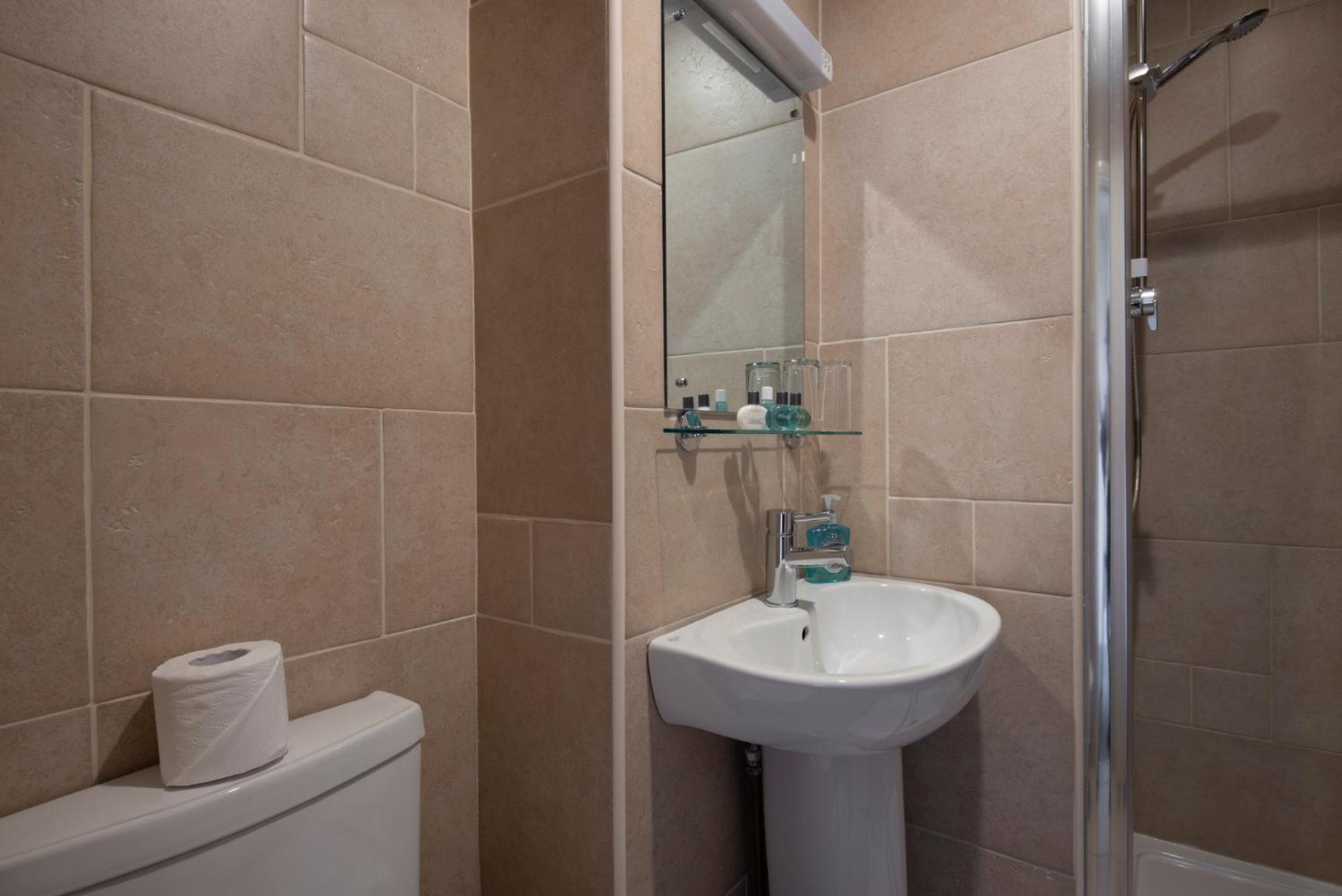 Twin Room en suite - Photo 7
