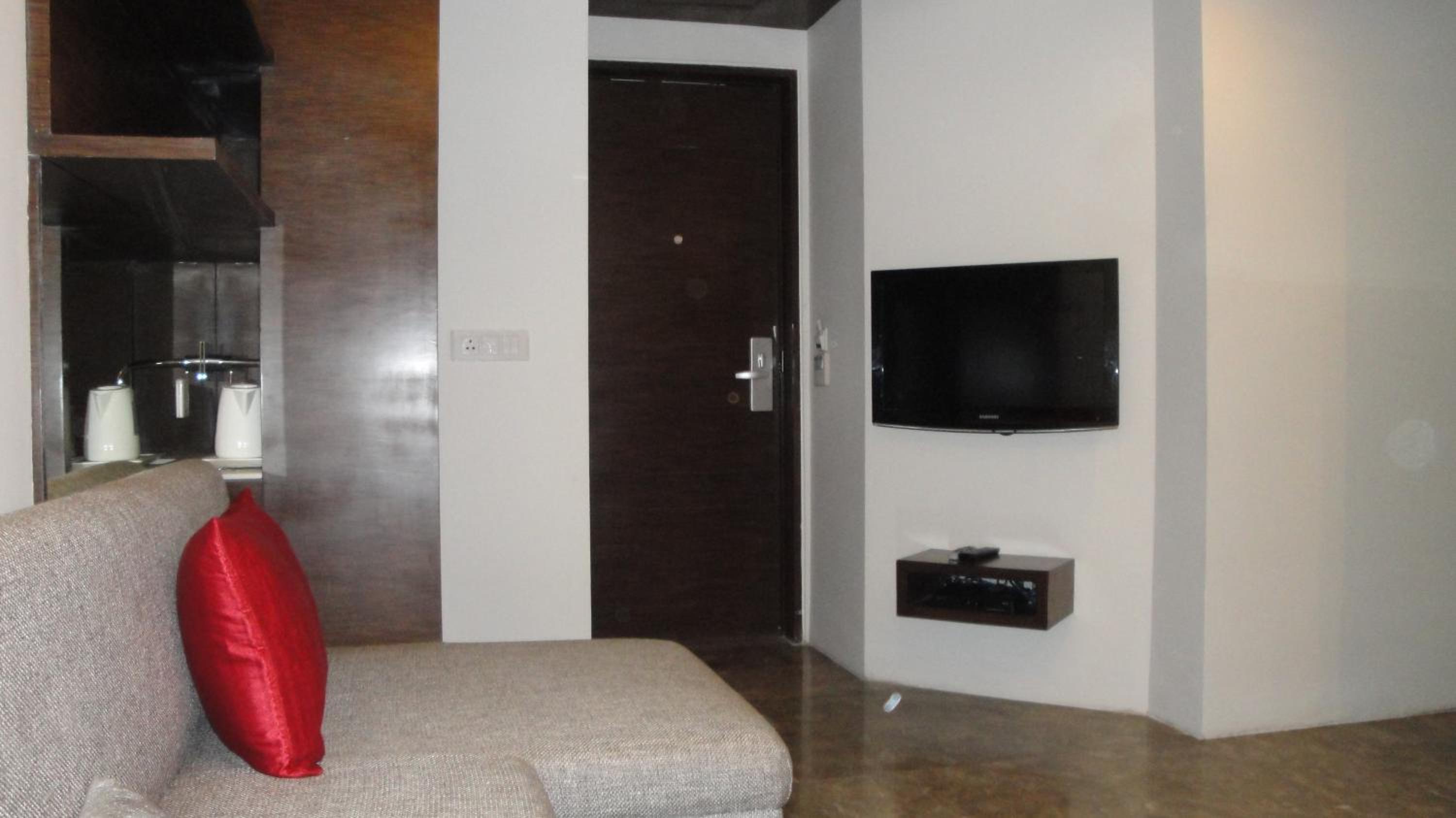 Suite - Photo 7