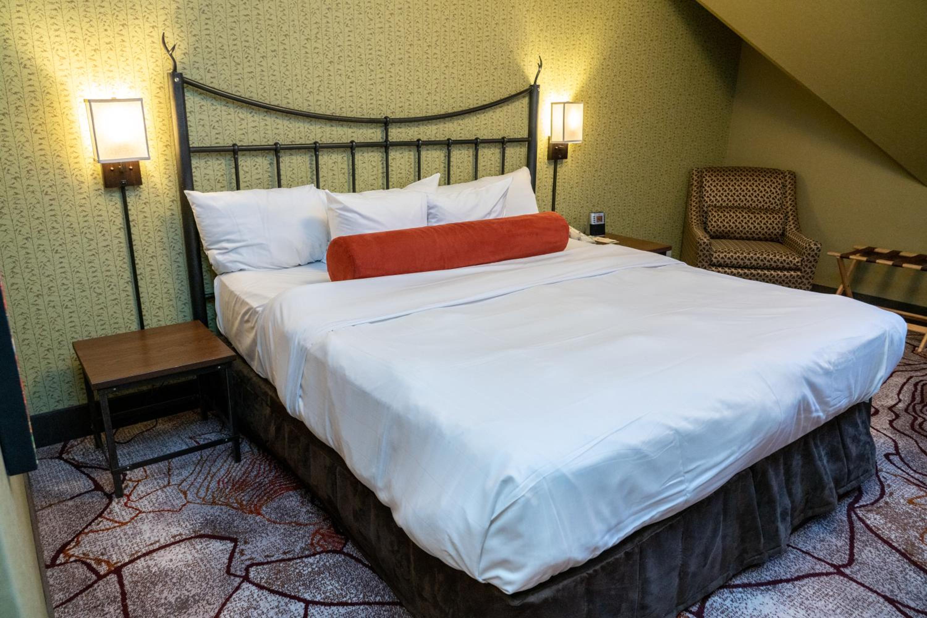 Standard King Room - Photo 2