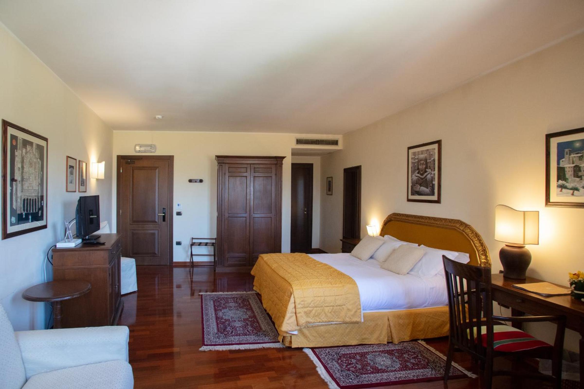 Deluxe Double or Twin Room - Photo 1
