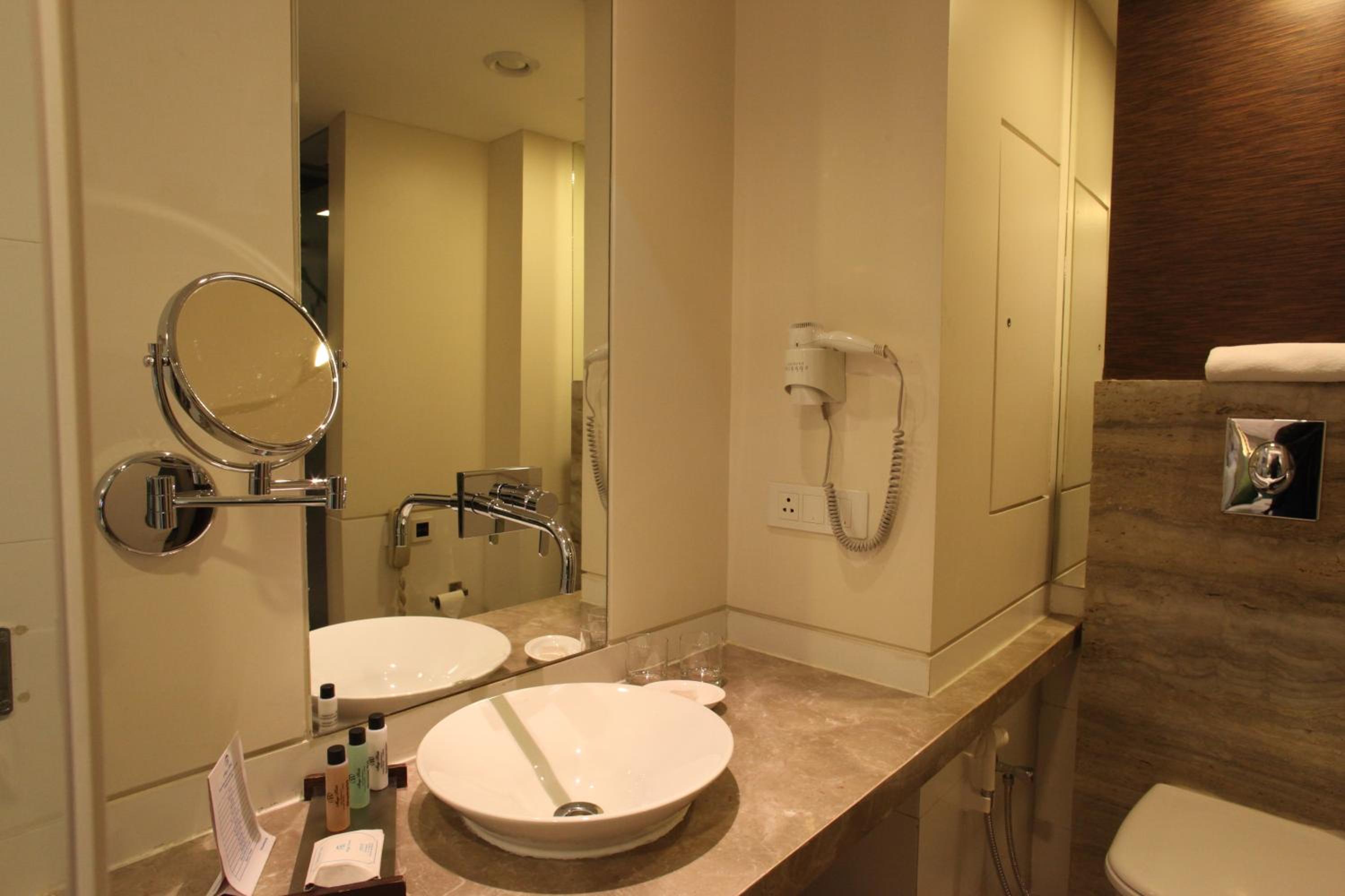Suite - Photo 2