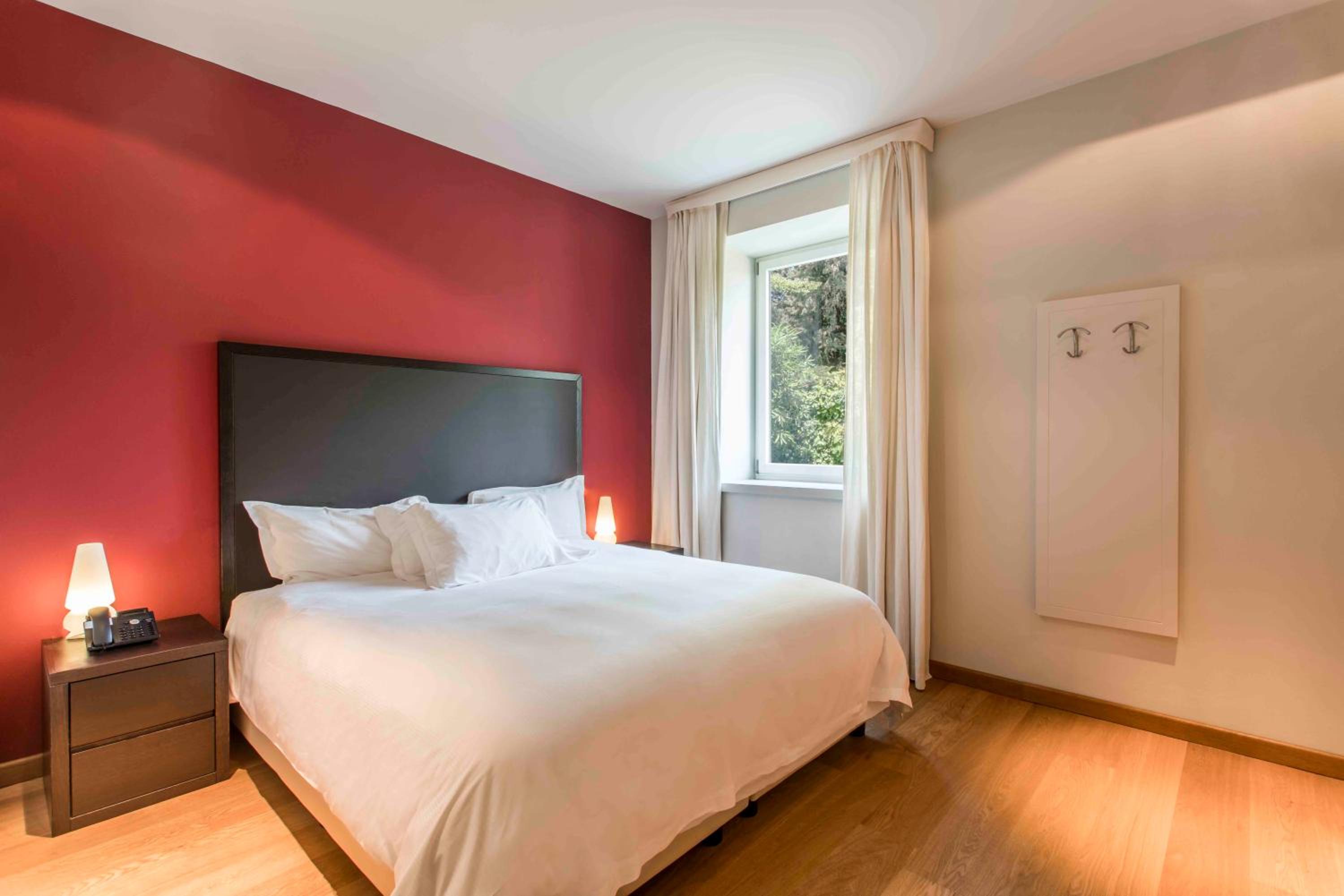 One-Bedroom Apartment - Separate Building photo 3