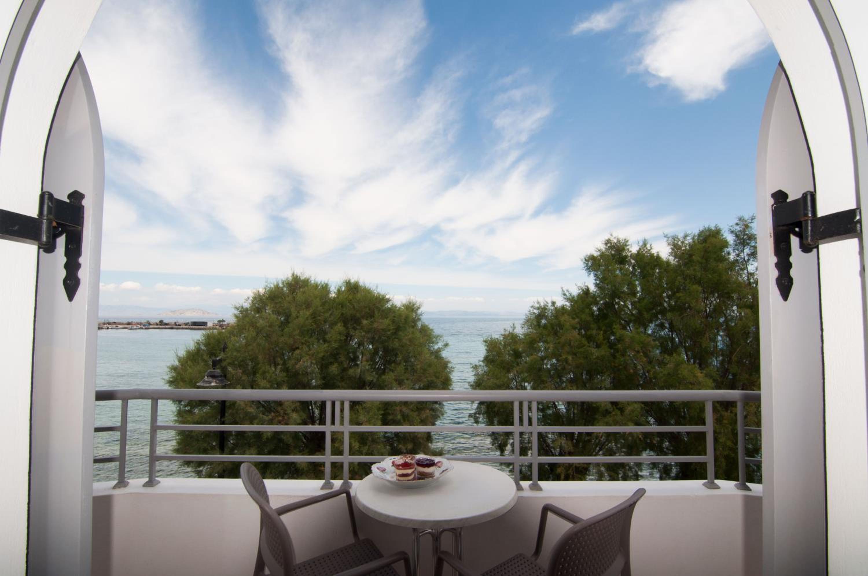 Premium Twin Room with Sea View - Photo 1