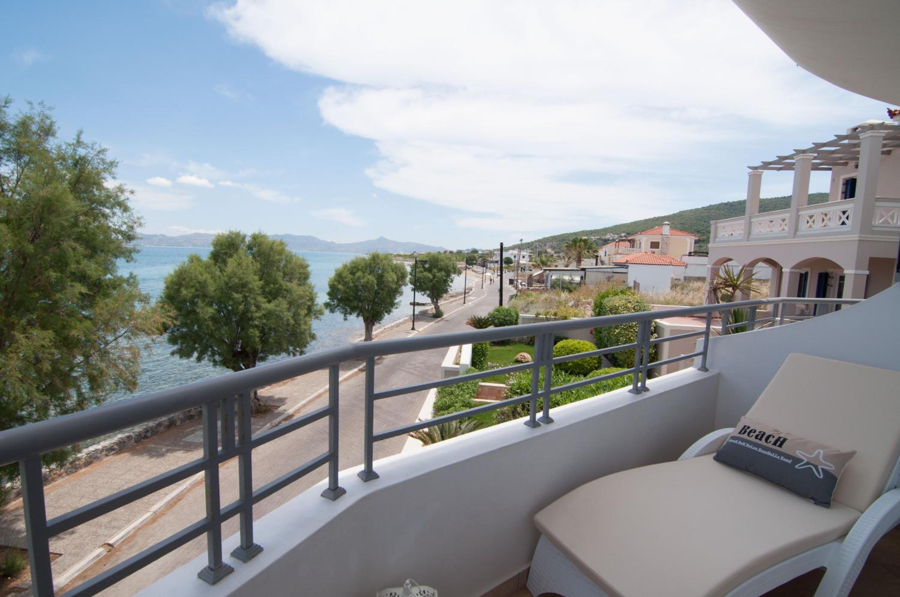 Premium Twin Room with Sea View - Photo 3