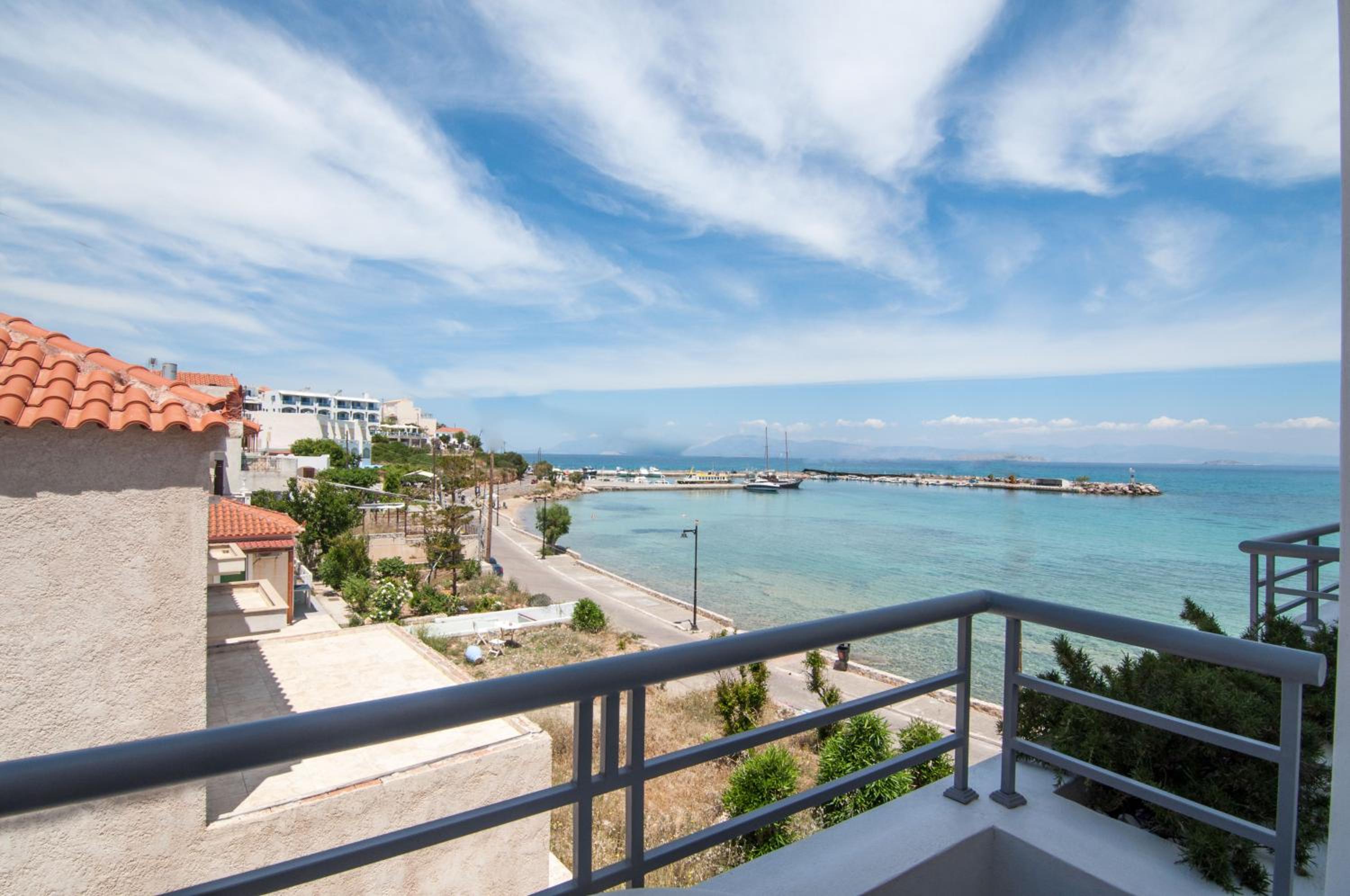 Standard Double or Twin Room with Sea View - Photo 7