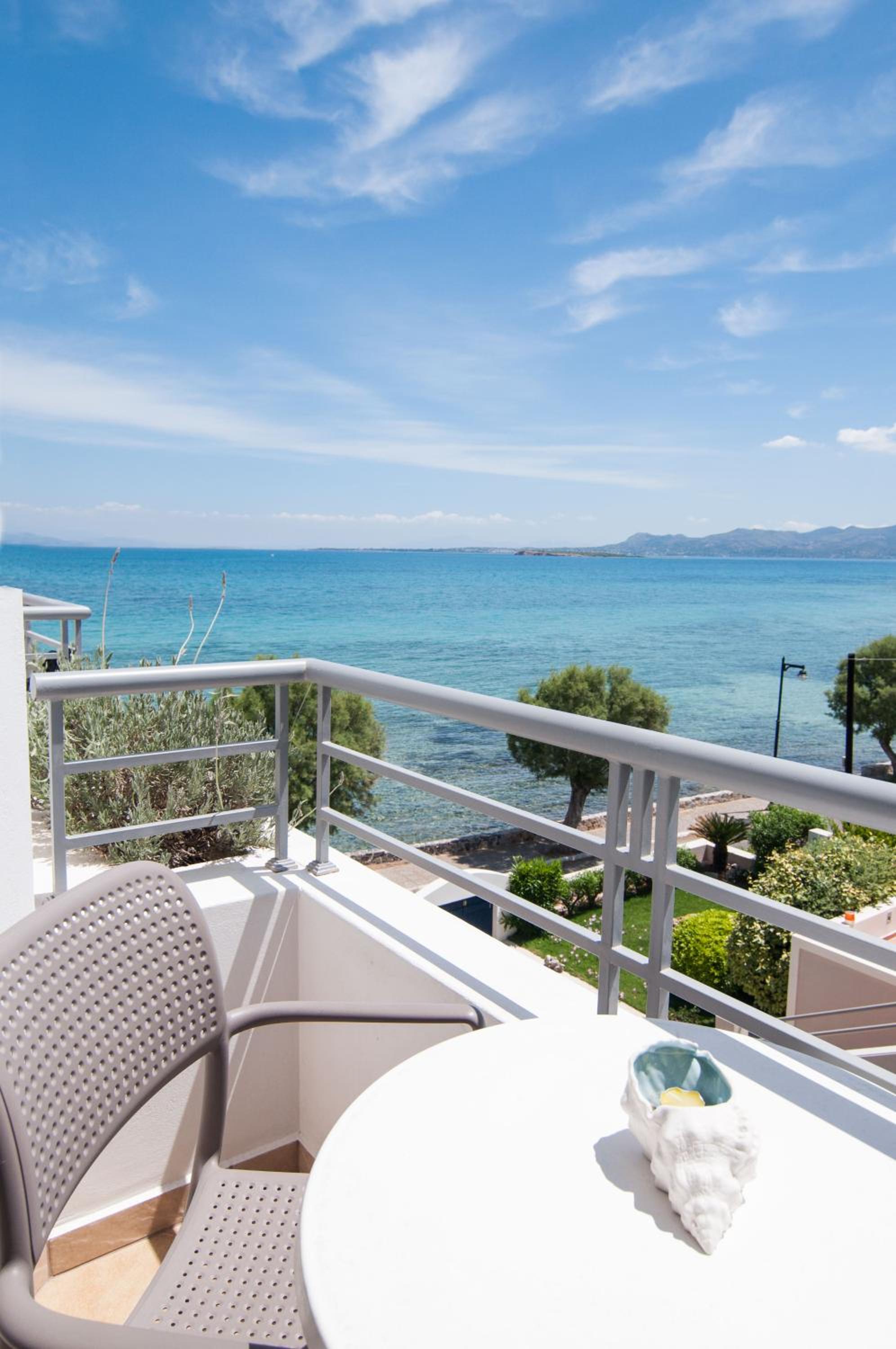 Double or Twin Room with Partial Sea View - Photo 3