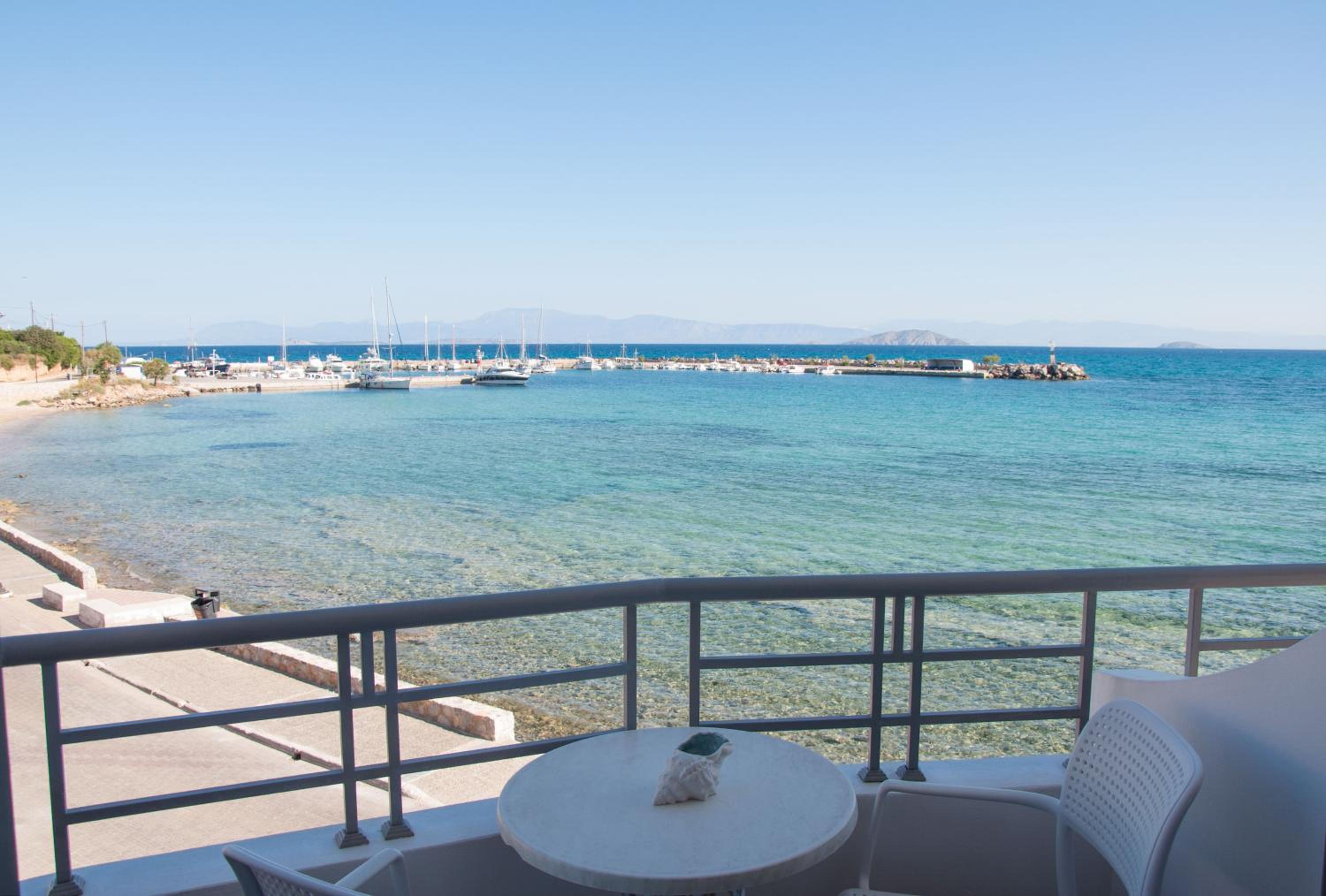 Premium Twin Room with Sea View - Photo 6