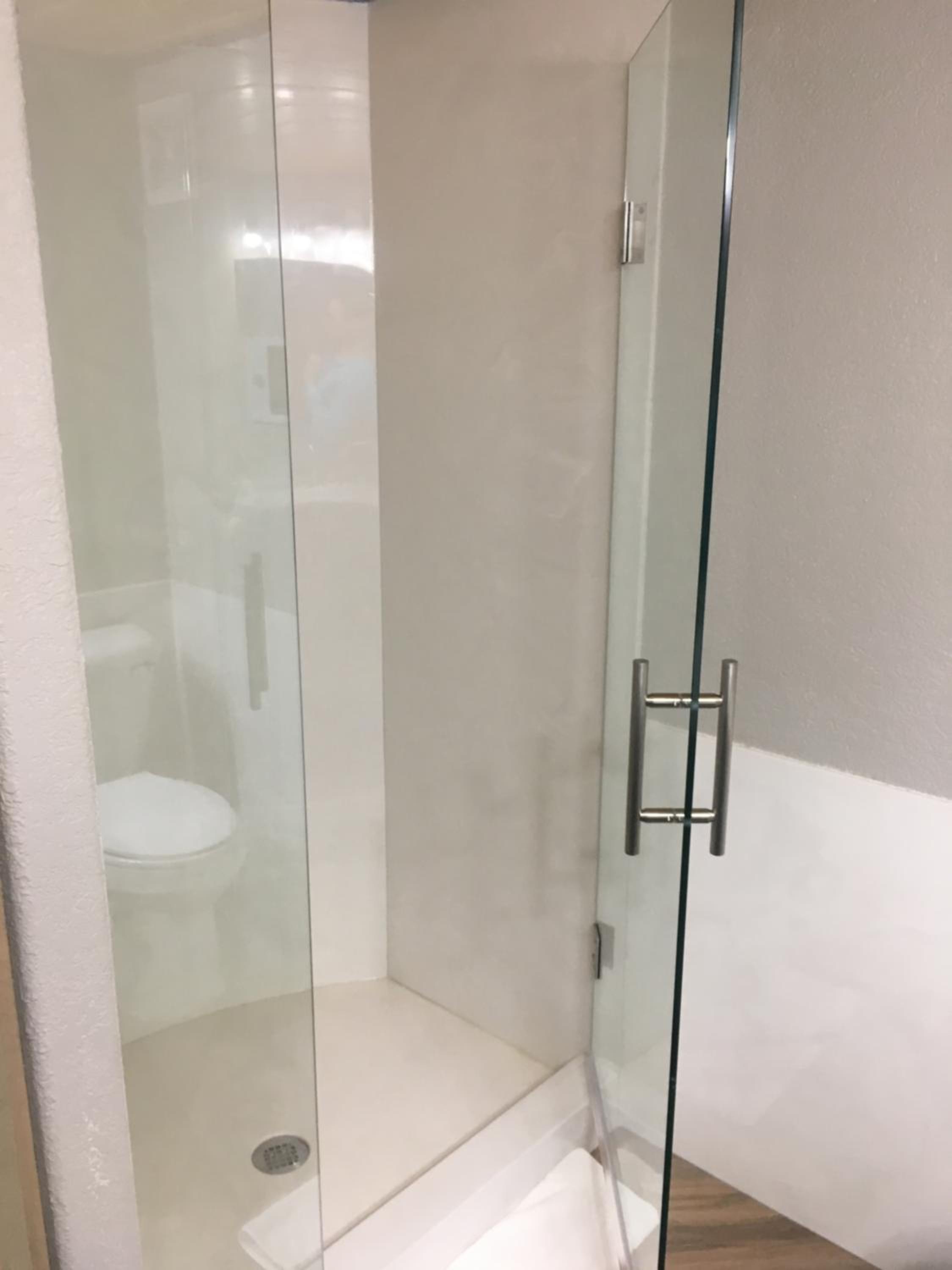 Deluxe Room - Photo 15