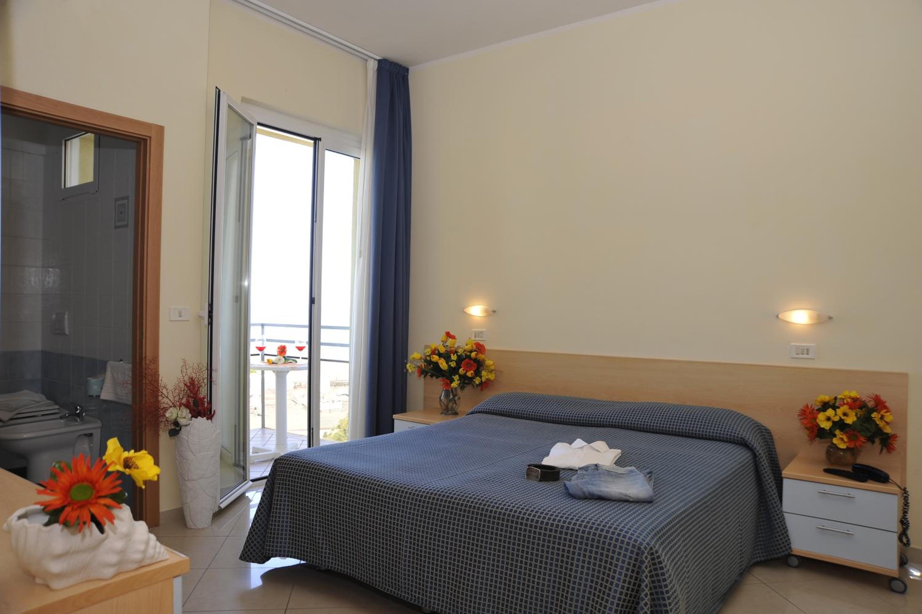Double Room - Photo 10