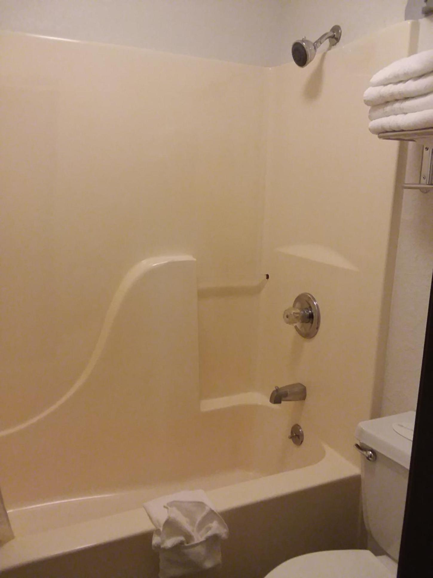 Queen Room - Non-Smoking - Photo 2