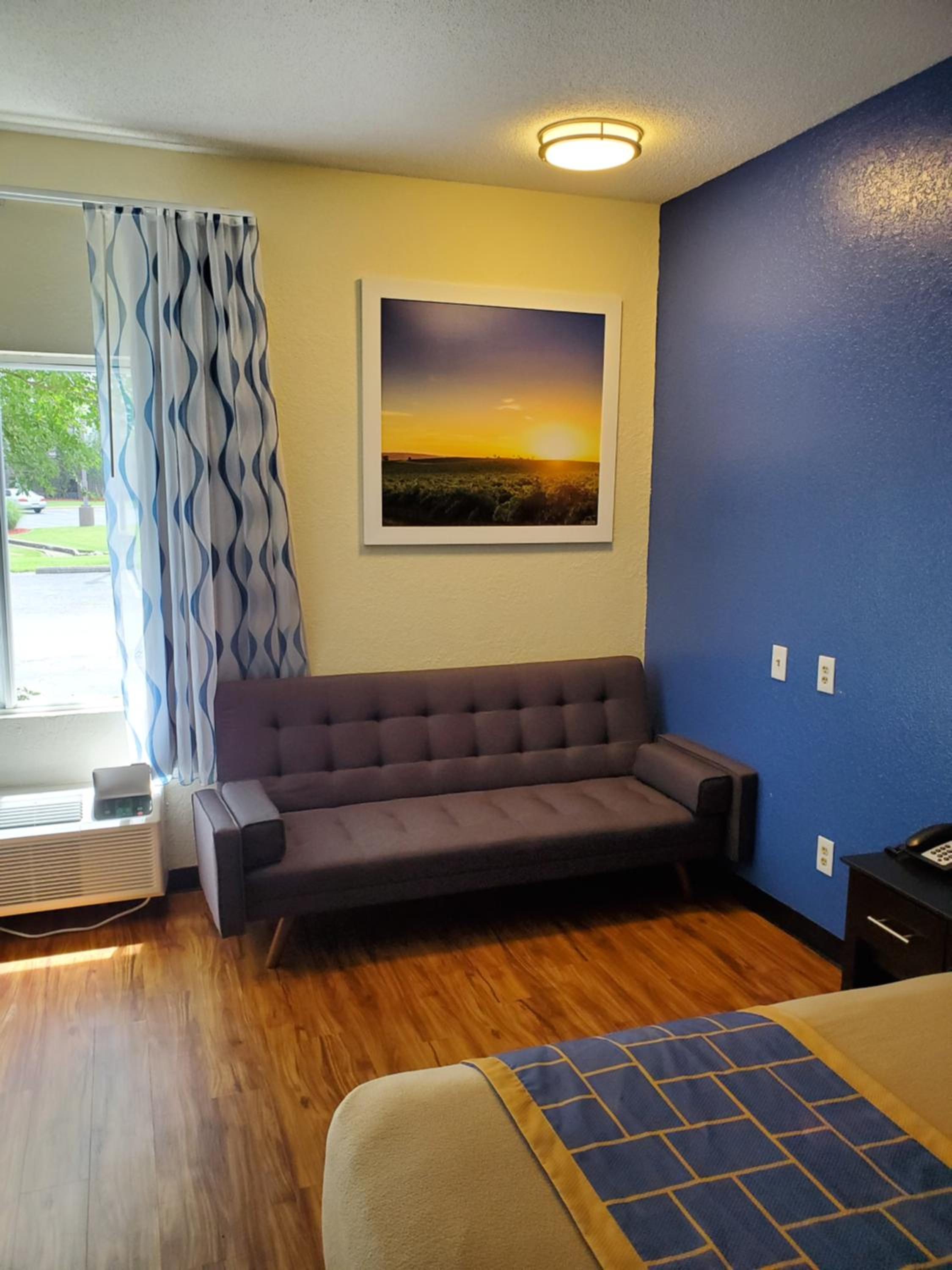 One-Bedroom King Suite - Non-Smoking photo 2