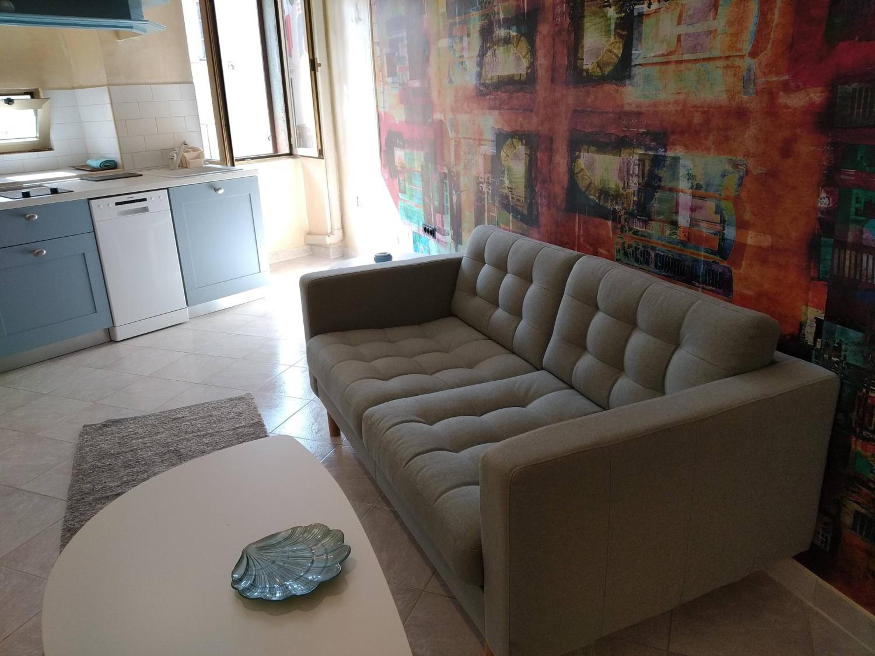 One-Bedroom Apartment - Photo 9