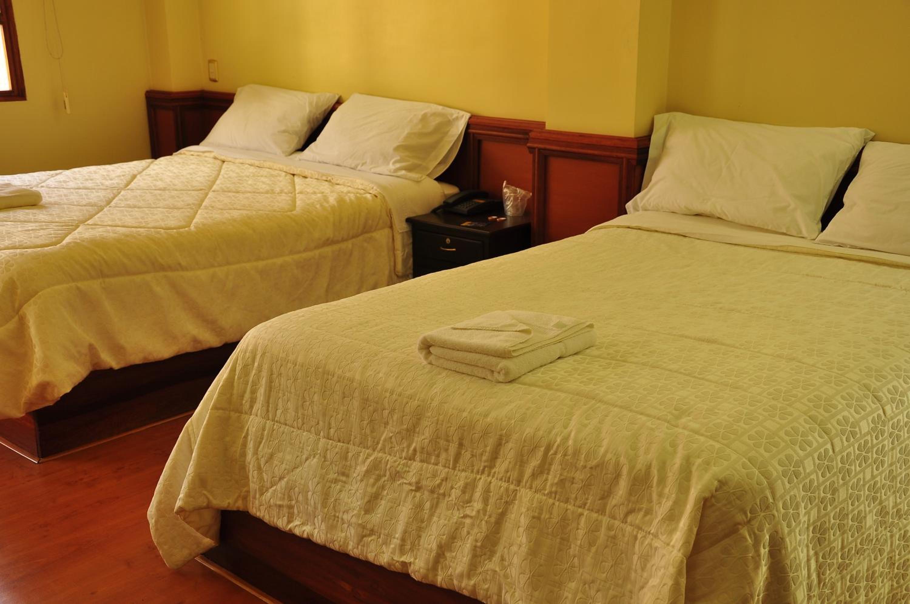 Quadruple Room with Private Bathroom photo 3