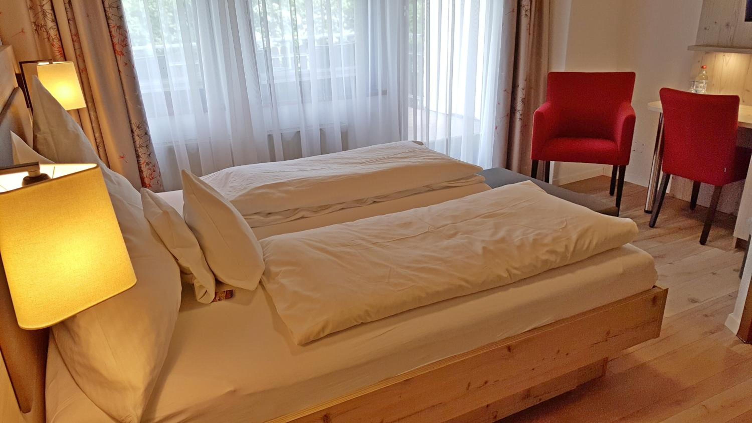 Double Room with Private Bathroom - Photo 8
