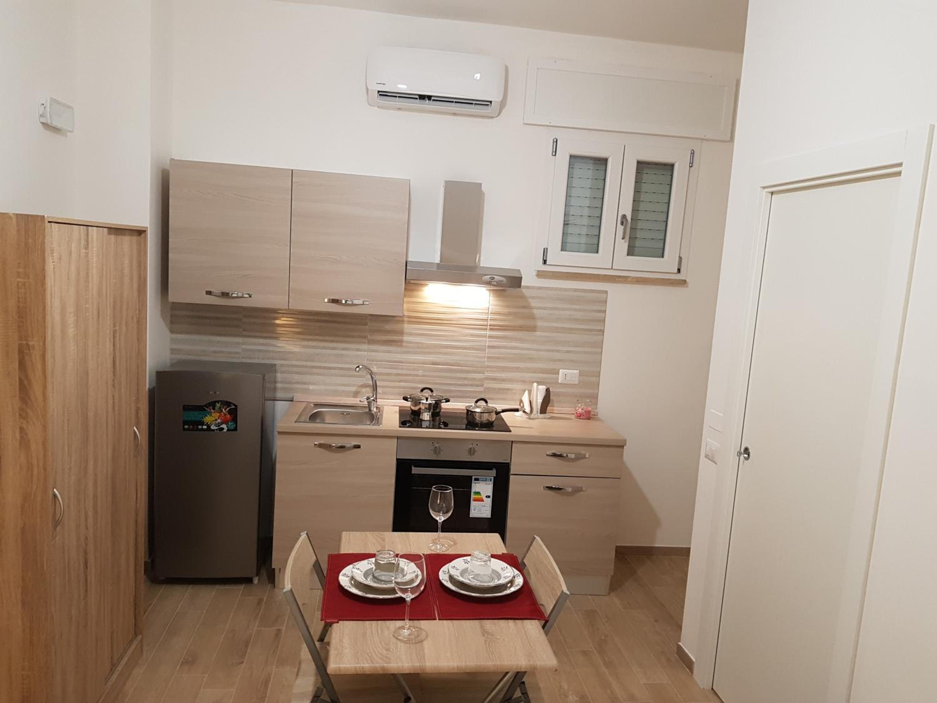 Studio Apartment - Photo 2