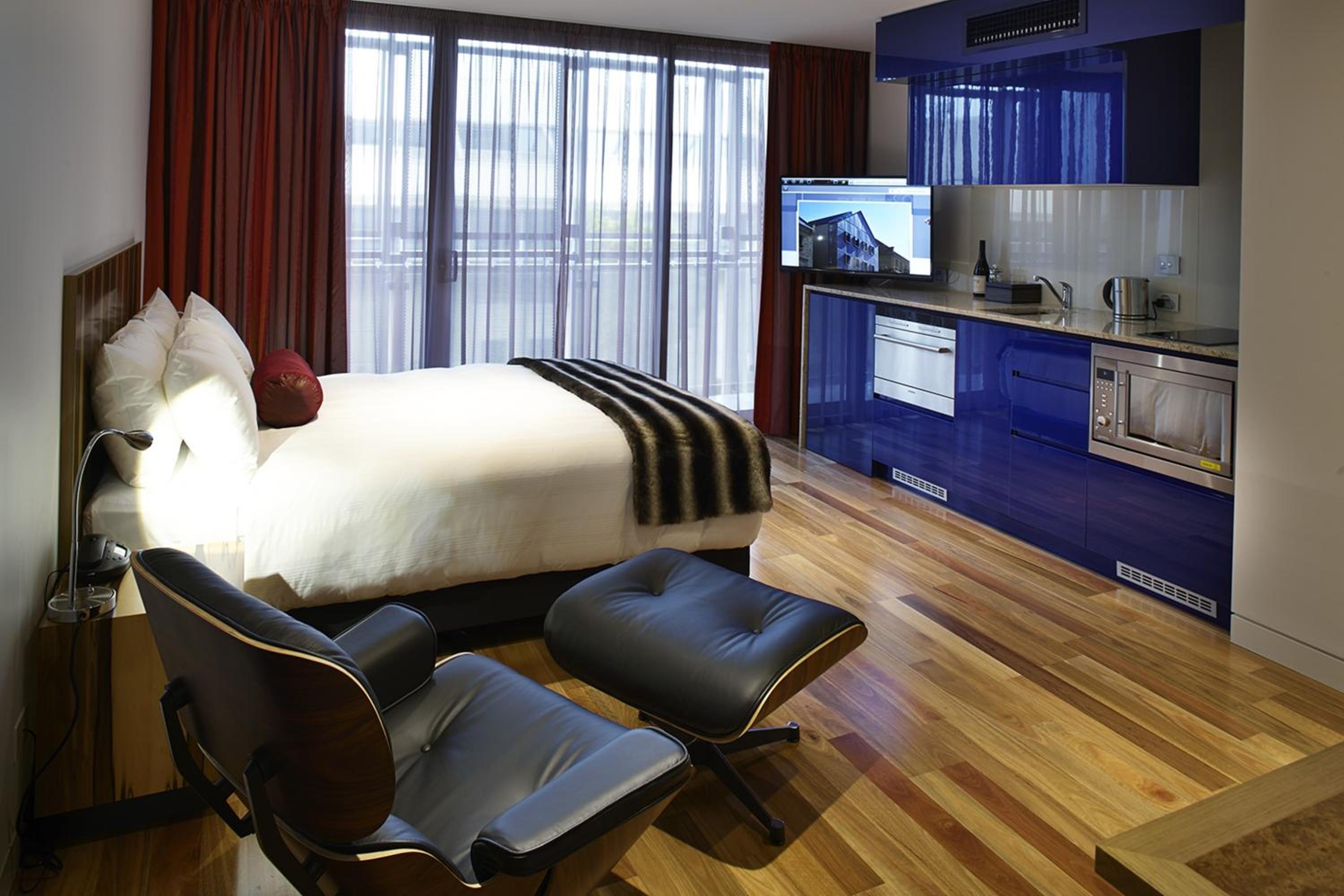Available room thumbnail 5