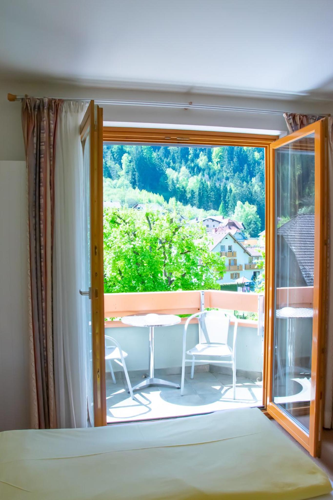 Double Room - Photo 2