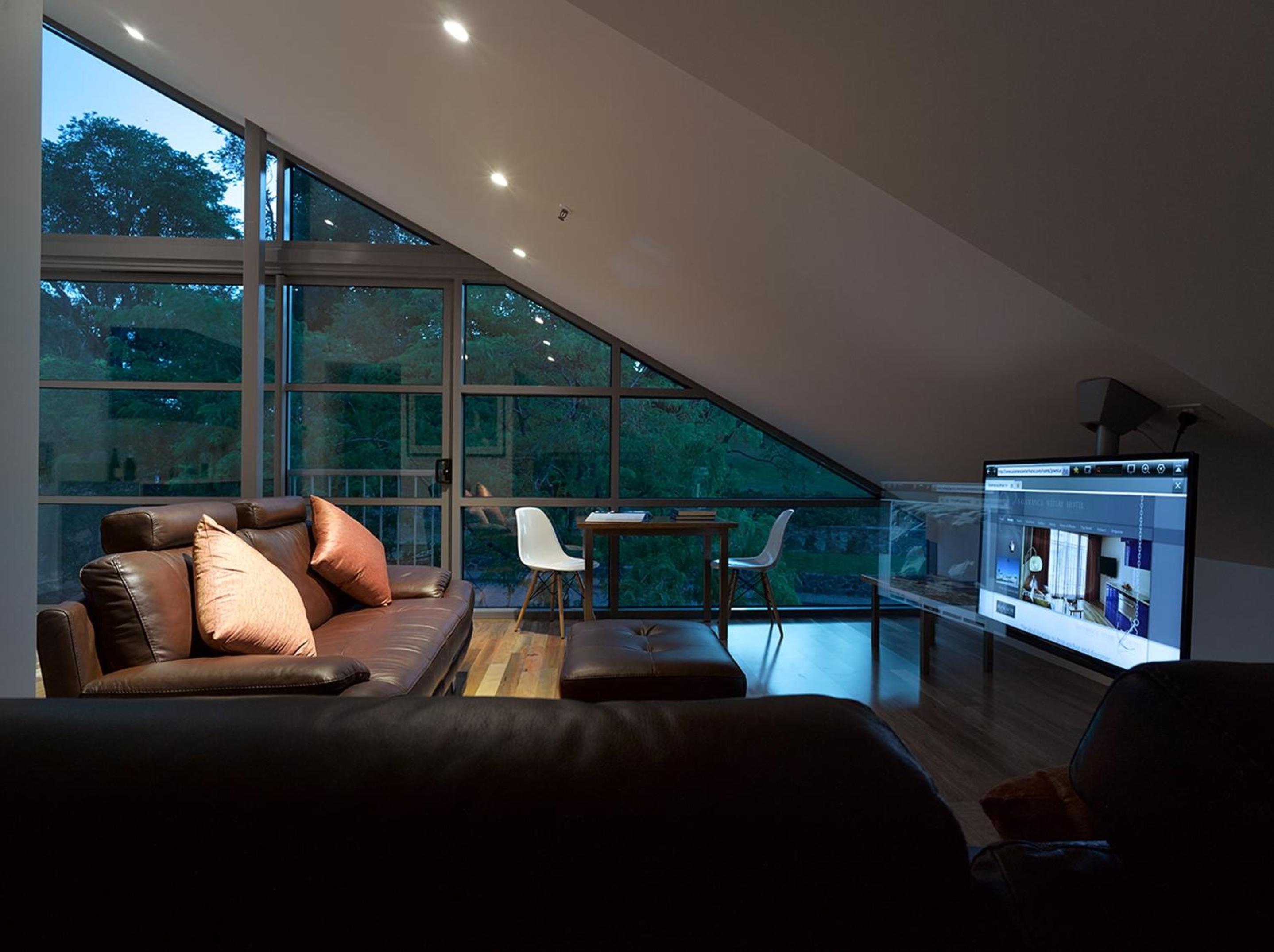 Premium One-Bedroom Apartment thumbnail 6