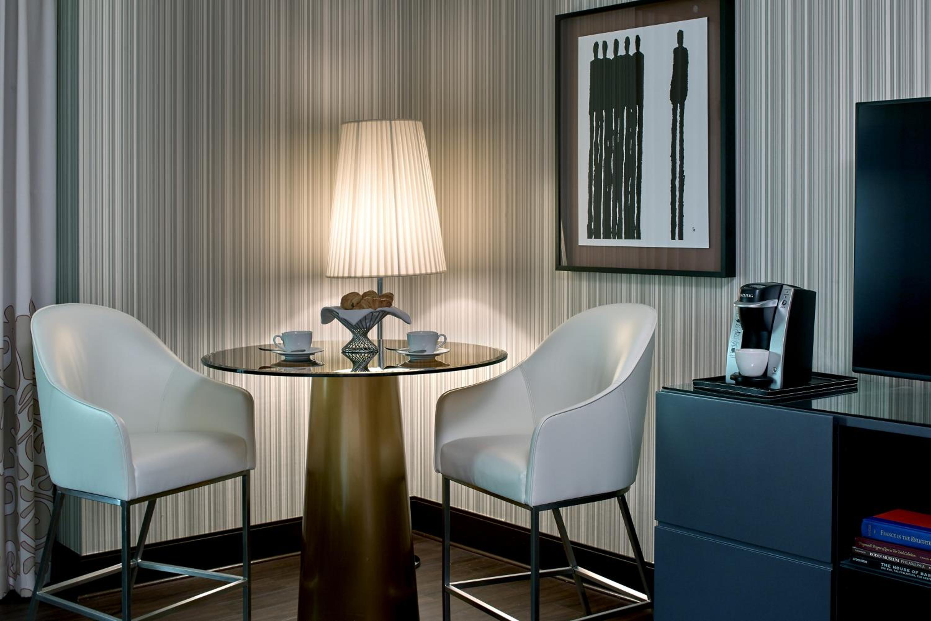 Superior King Room - Photo 11
