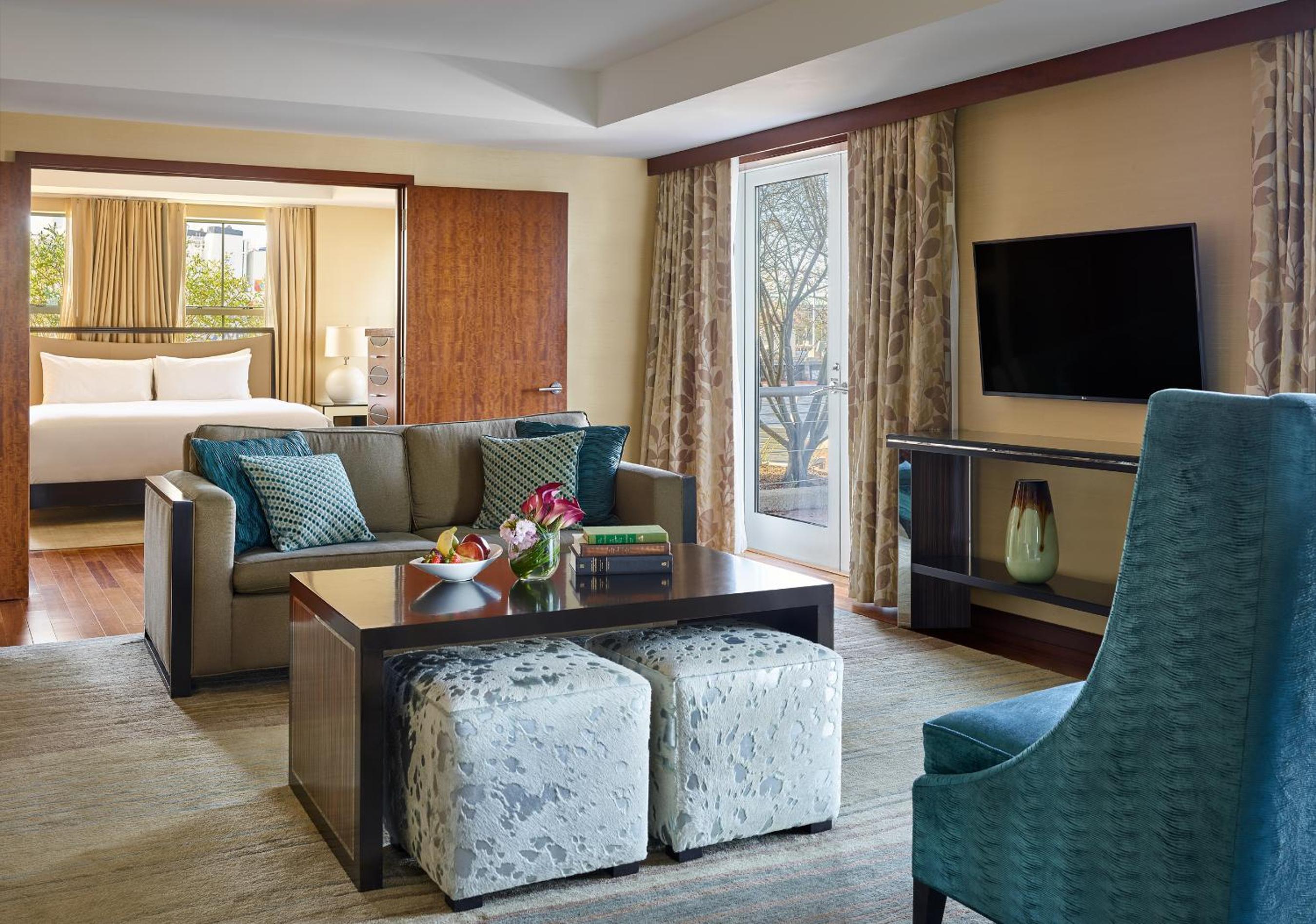 Presidential Suite thumbnail 5