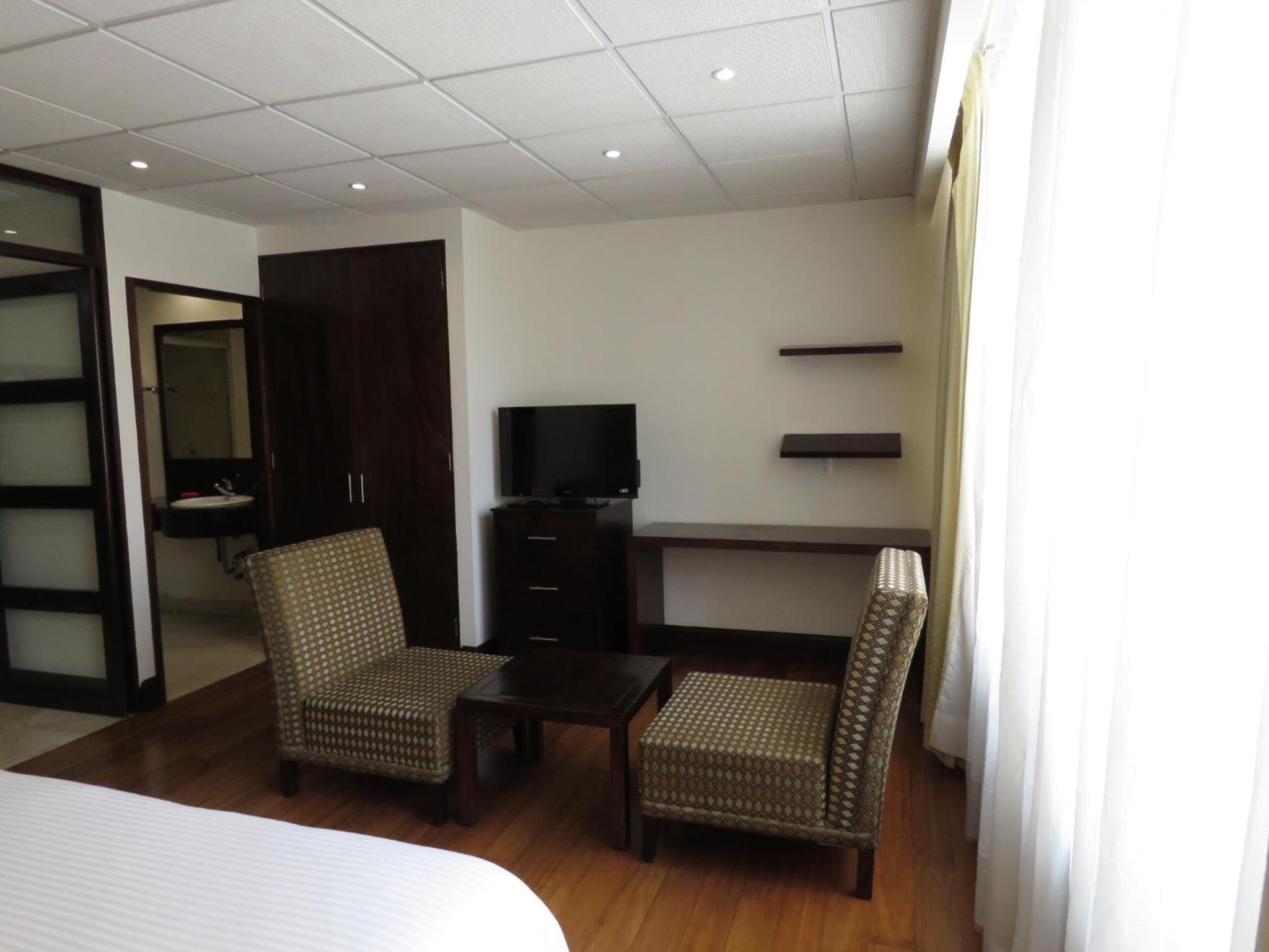 One-Bedroom Apartment - Photo 14