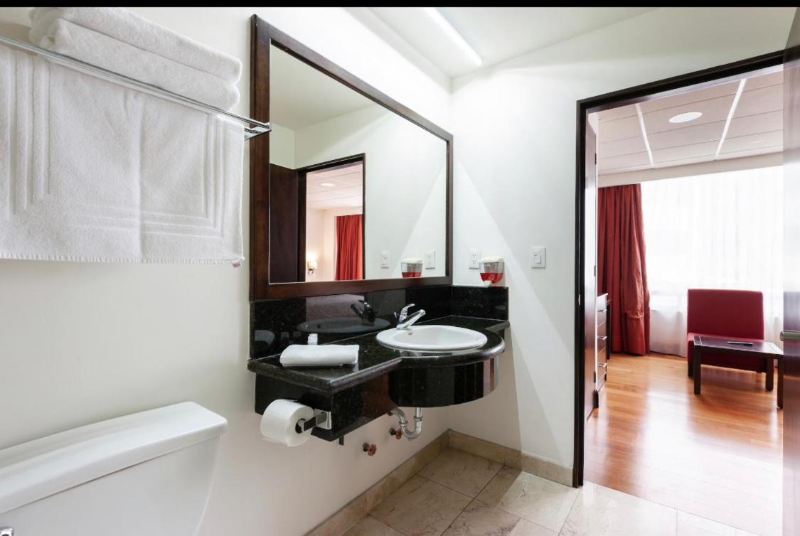 One-Bedroom Apartment - Photo 6