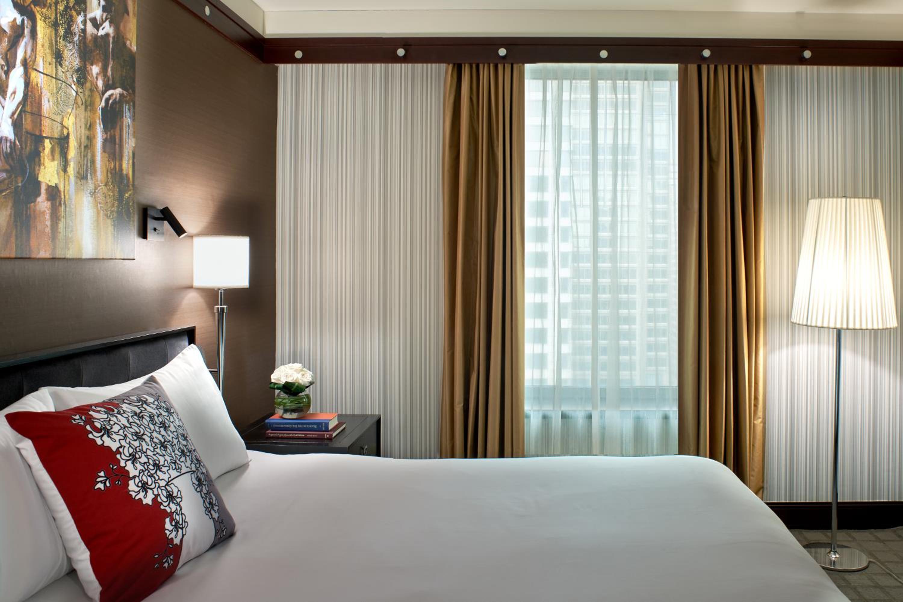 Luxury King Suite - Photo 6