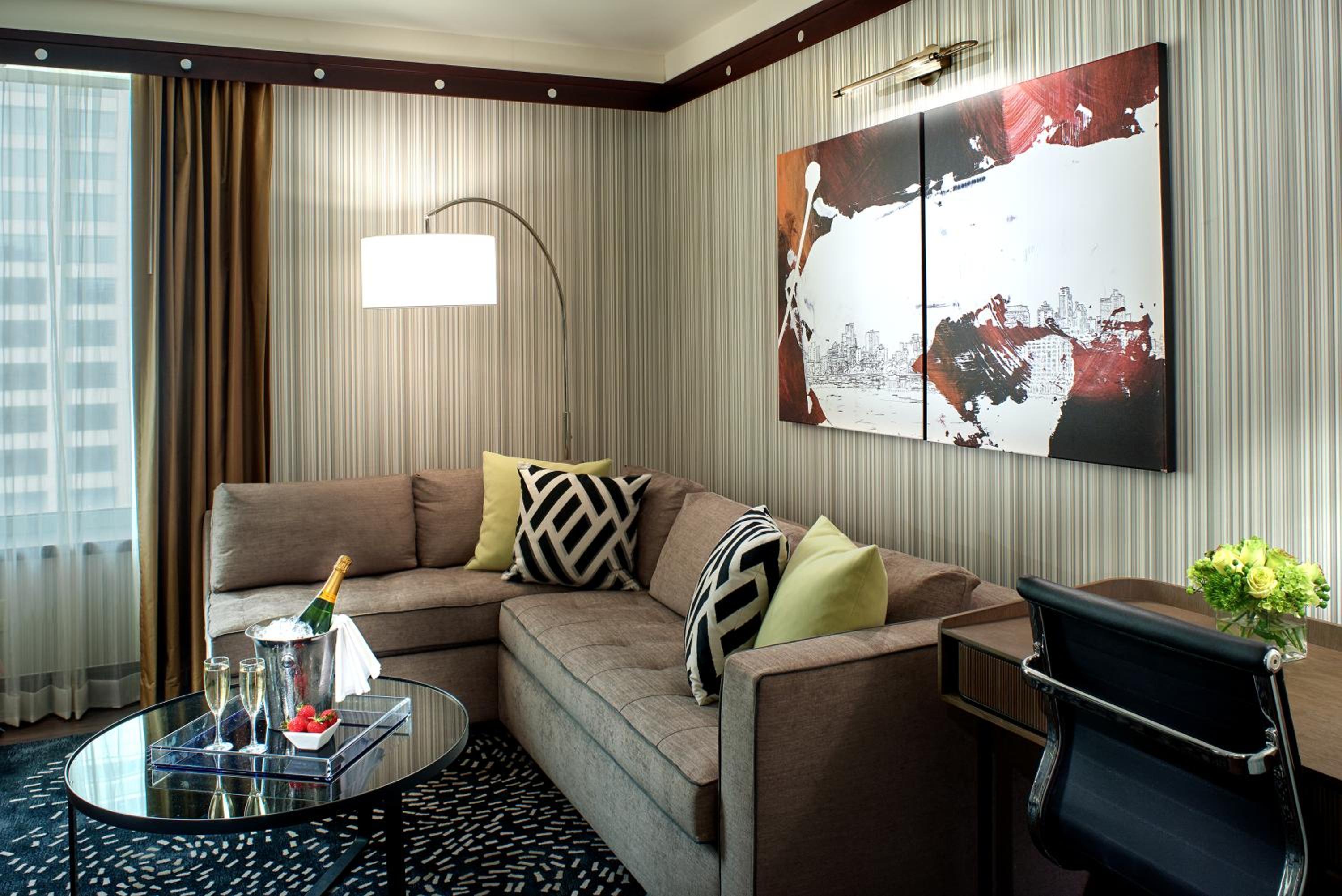 Luxury King Suite - Photo 7