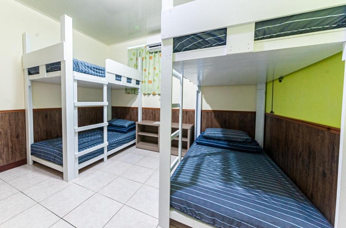 Quadruple Room with Private Bathroom photo 1