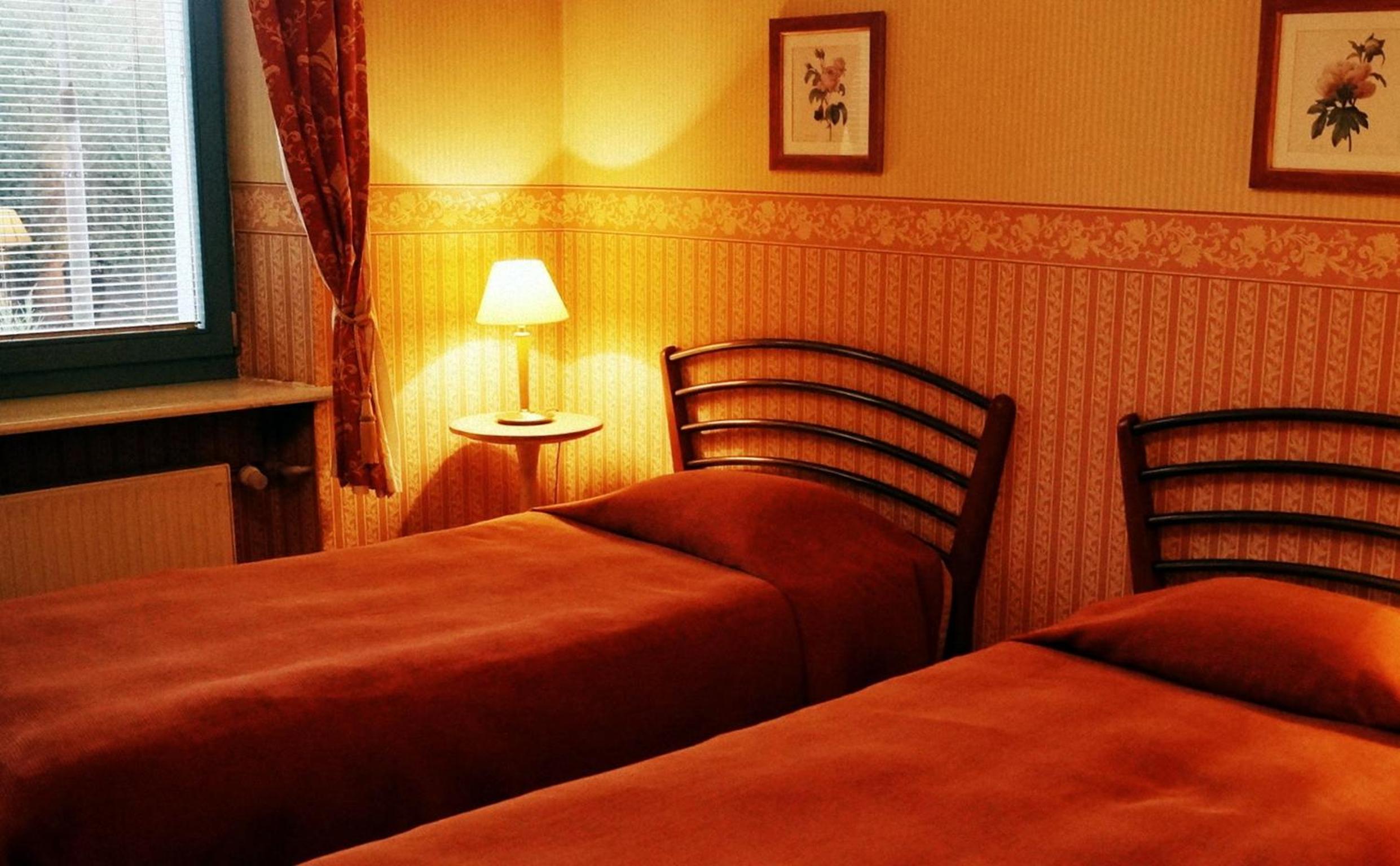Standard Twin Room - Photo 2